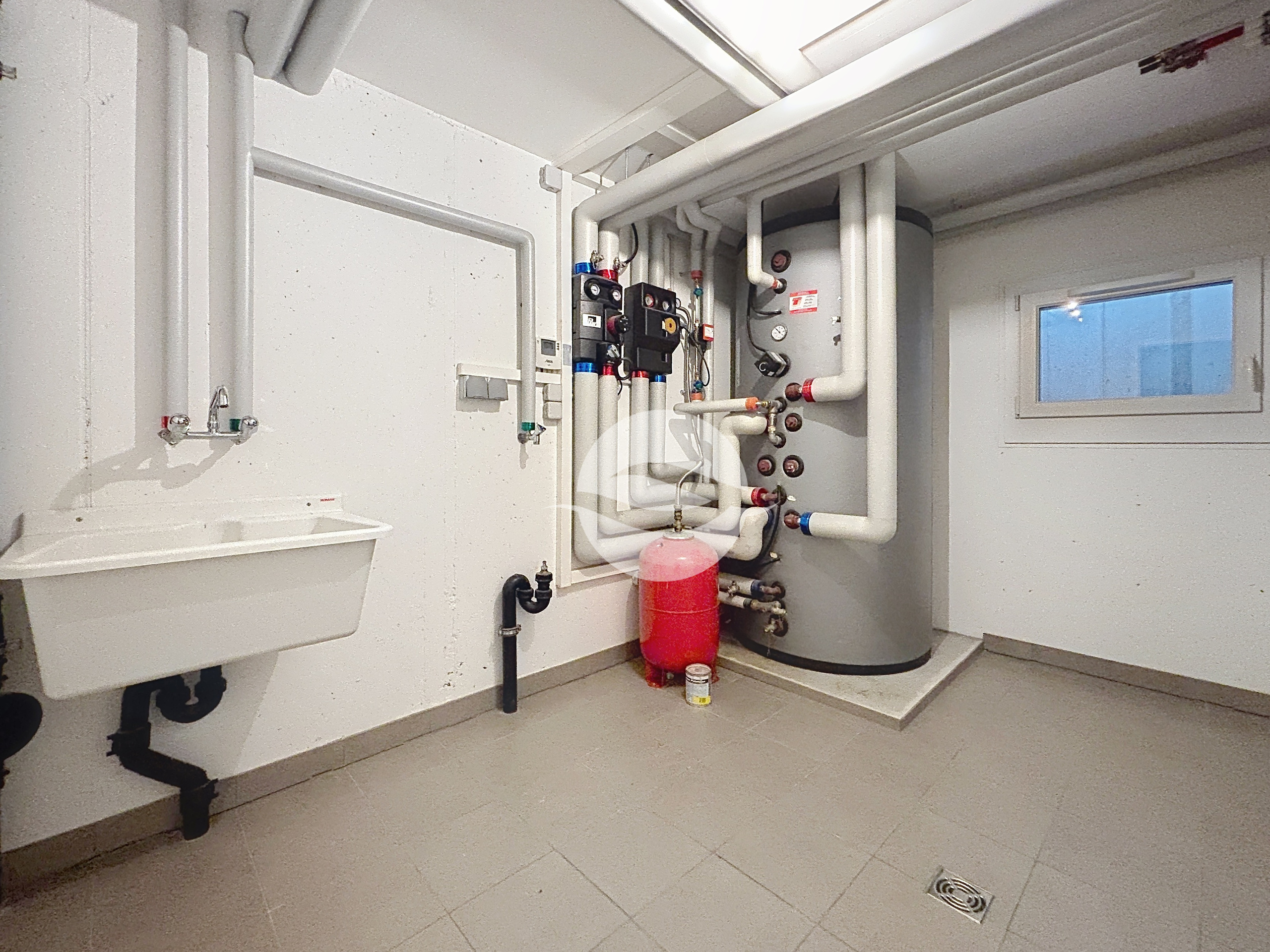 Buanderie avec branchement machines