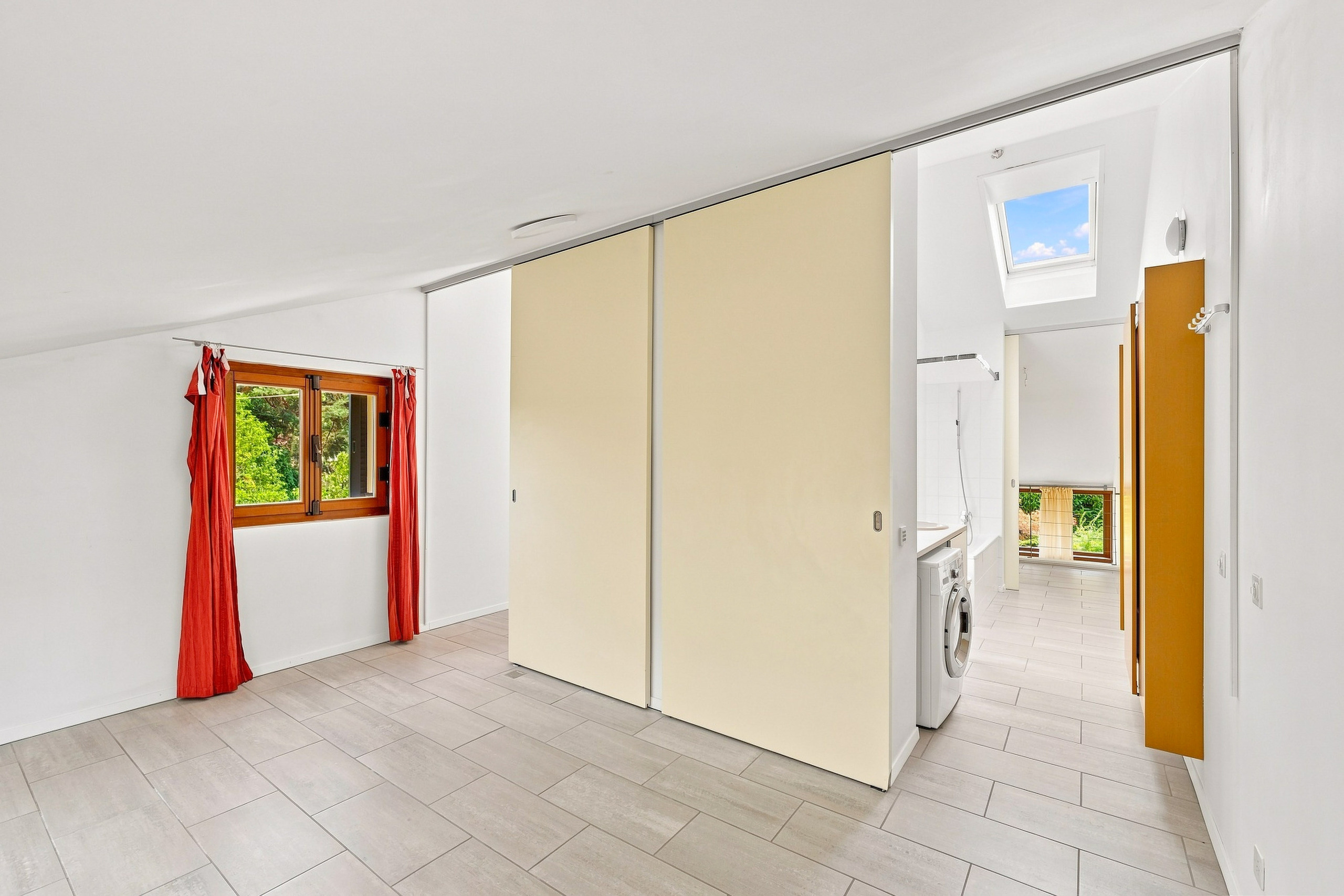 Interior view 9