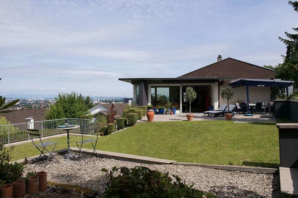 Garten mit Gartensitzplatz