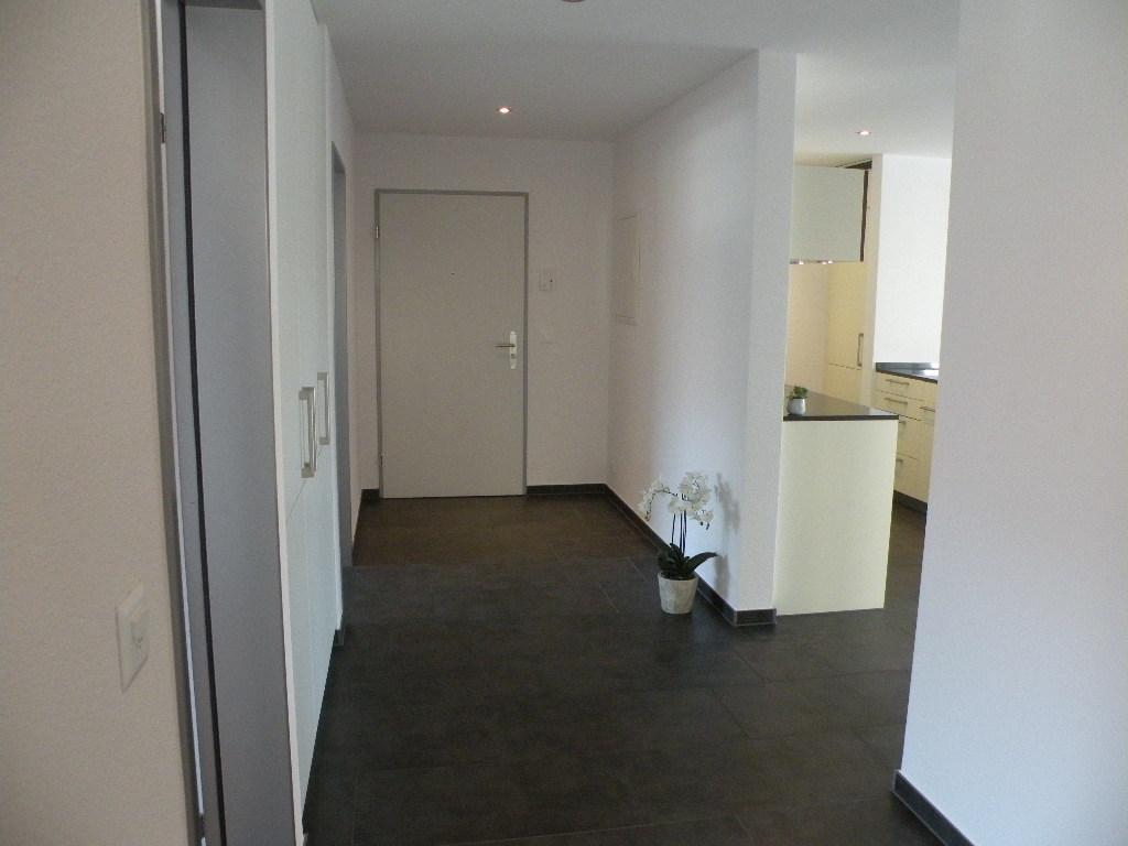 Korridor mit den Einbauschränken