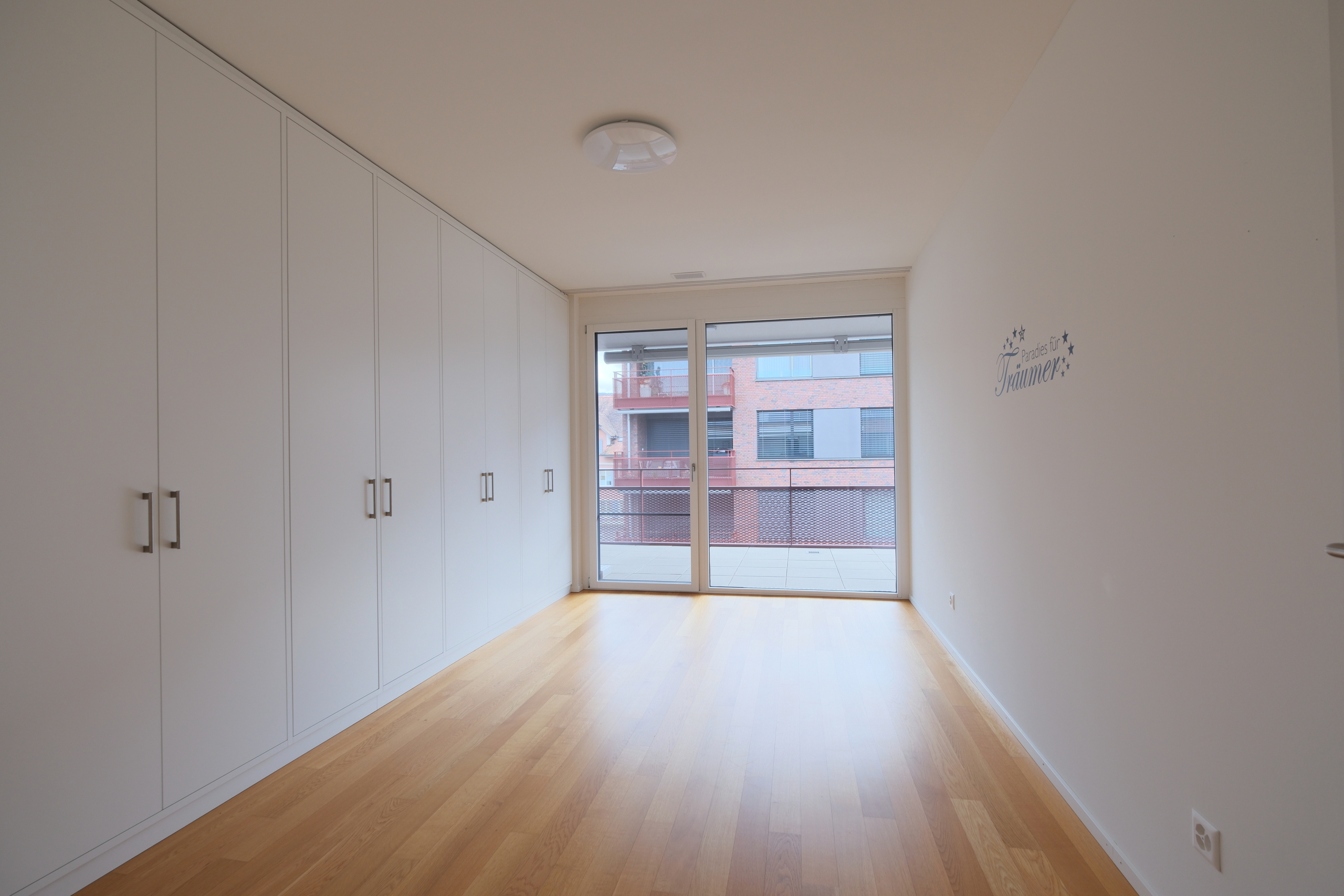 Zimmer mit Einbauschränke 