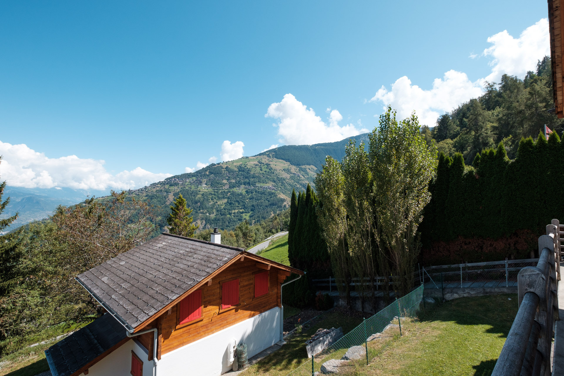 Exterior view 4