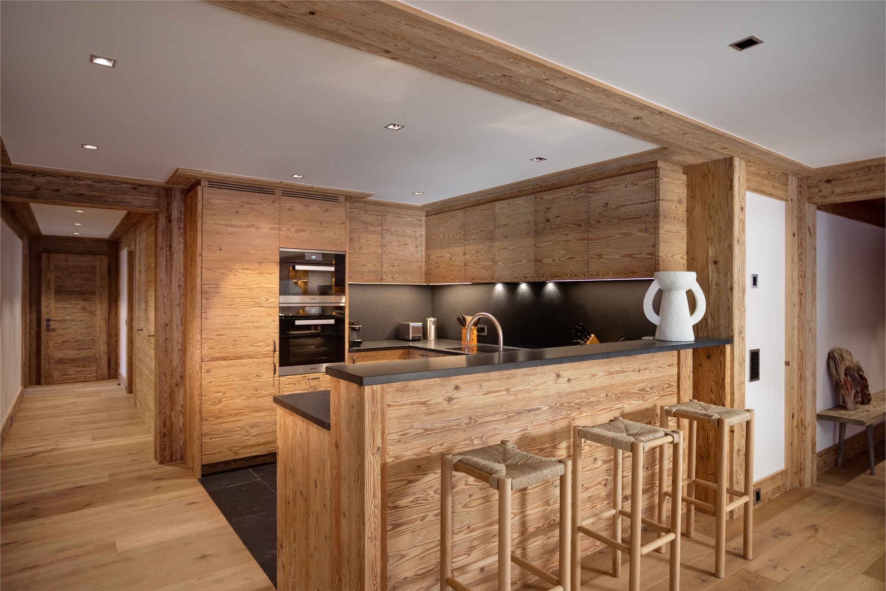 Interior view 2