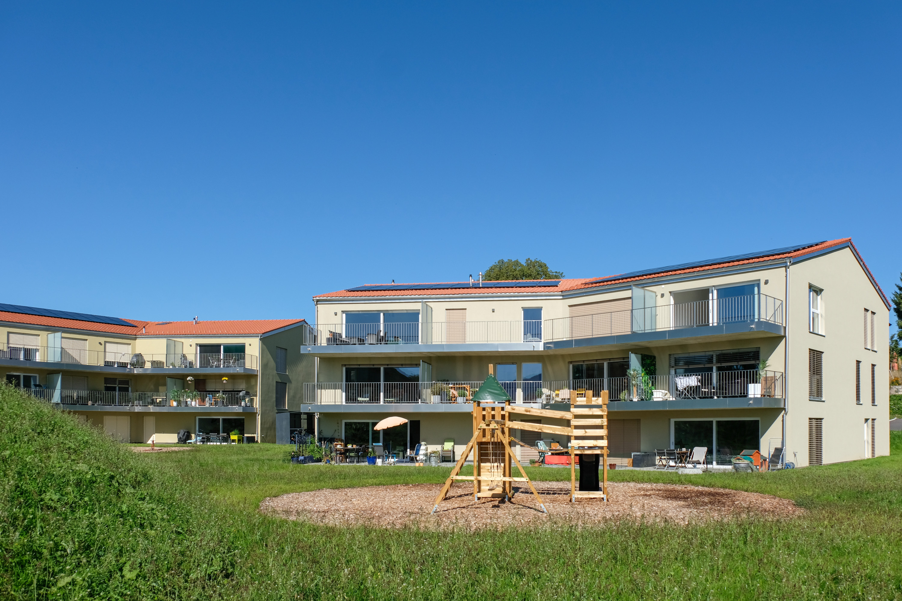 Appartements construits à Farvagny avec un magnifique dégagement sur la campagne fribourgeoise et les Préalpes.