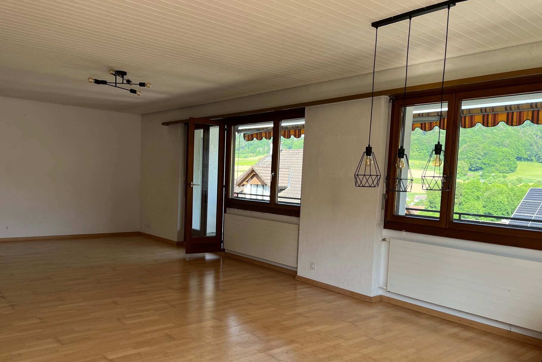 Wohnzimmer mit unverbaubarer Weitsicht