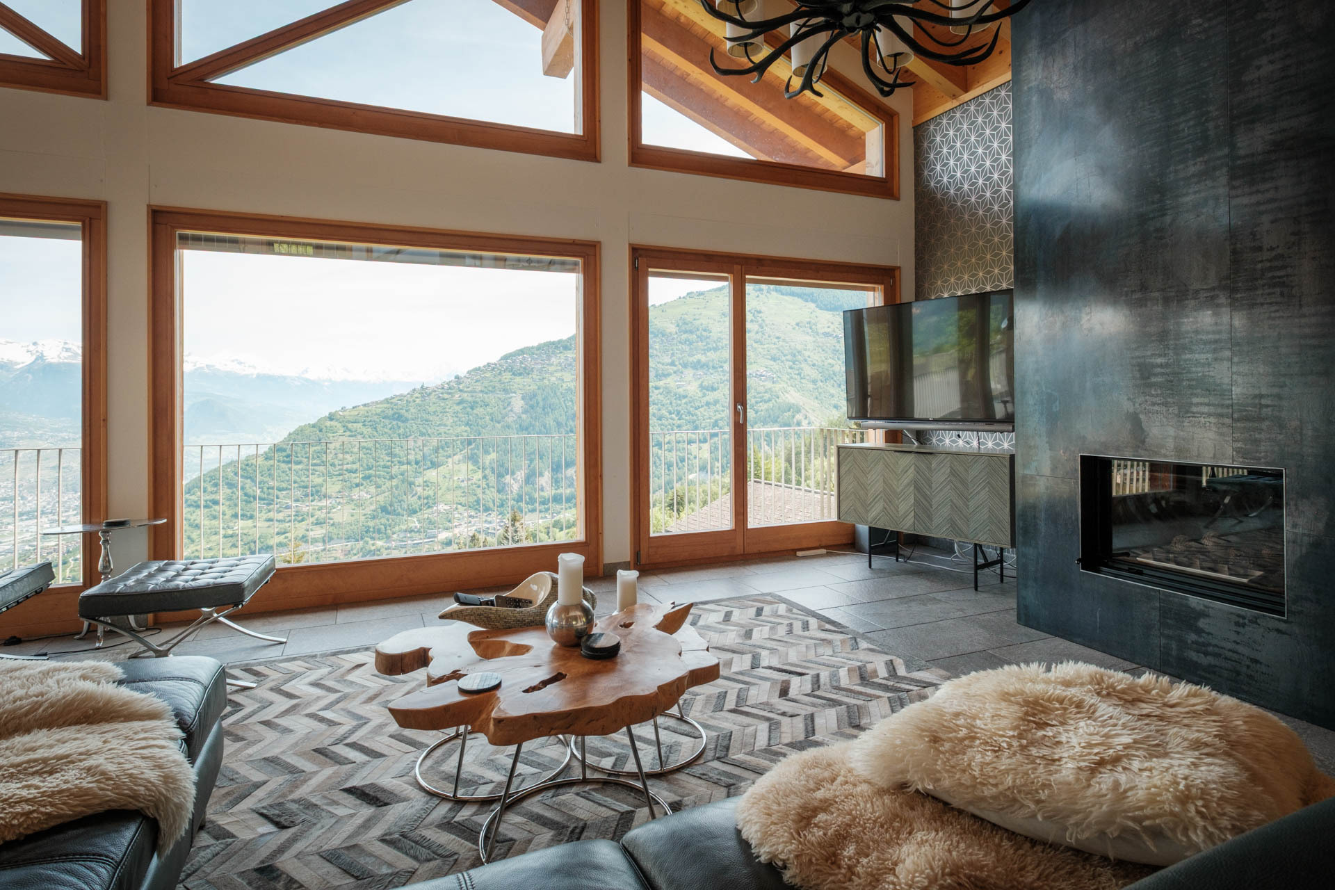 Interior view 4