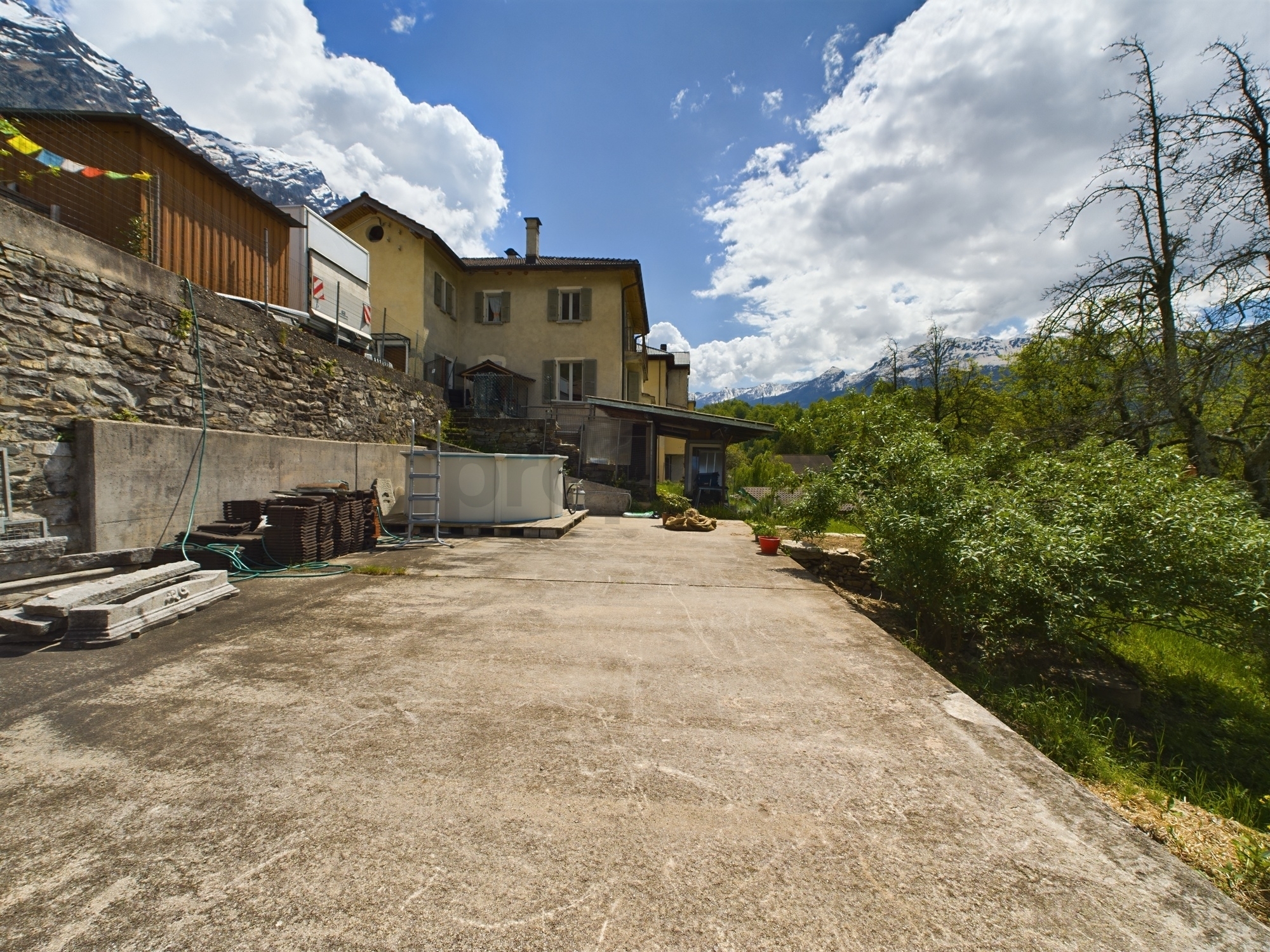 Photo 12