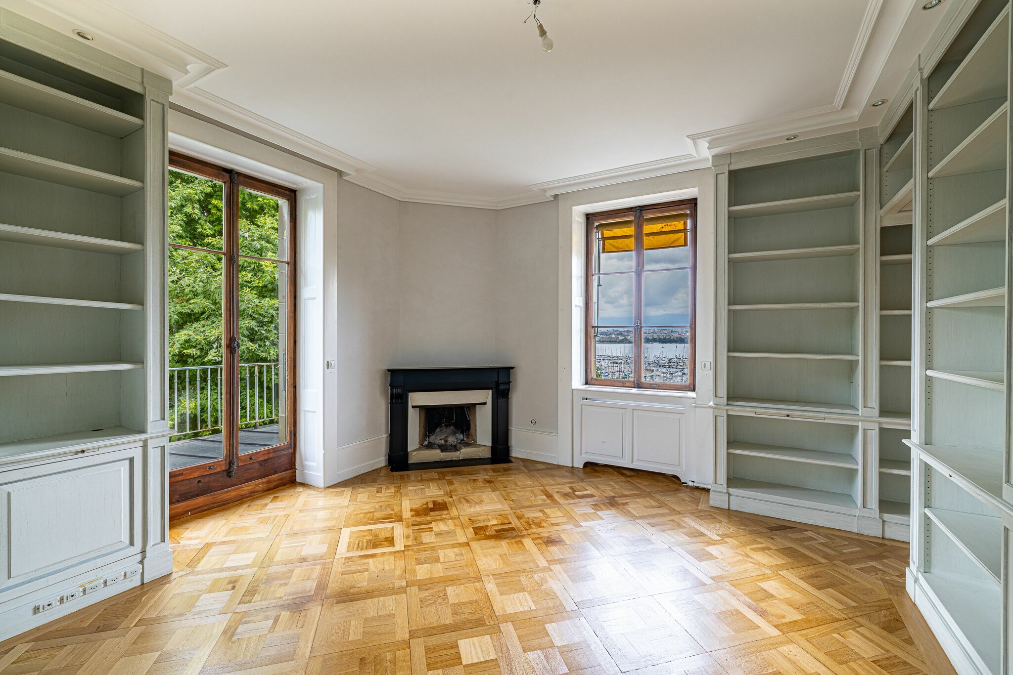 Interior view 3