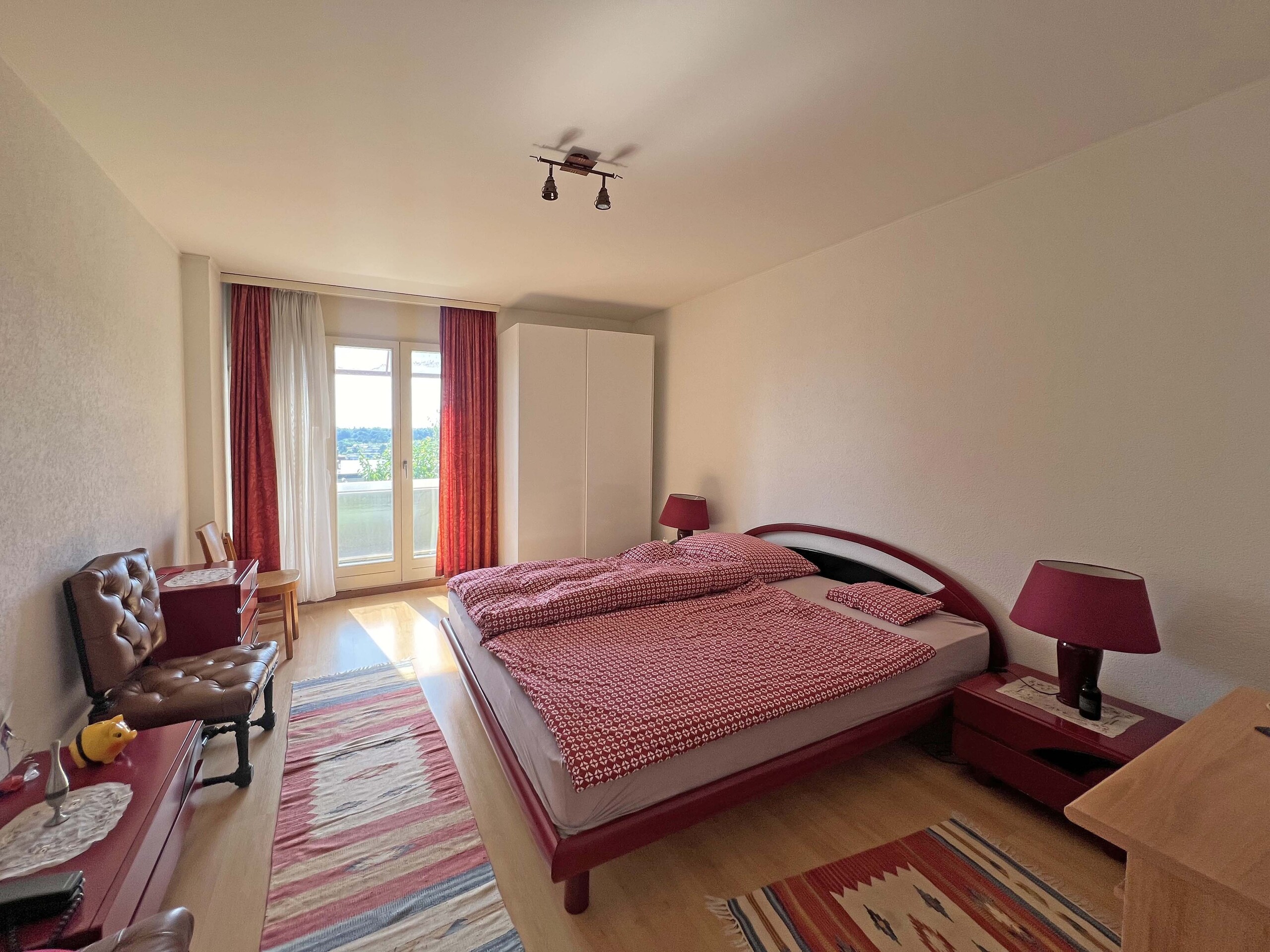 Étage - Chambre parents avec balcon (OUEST)