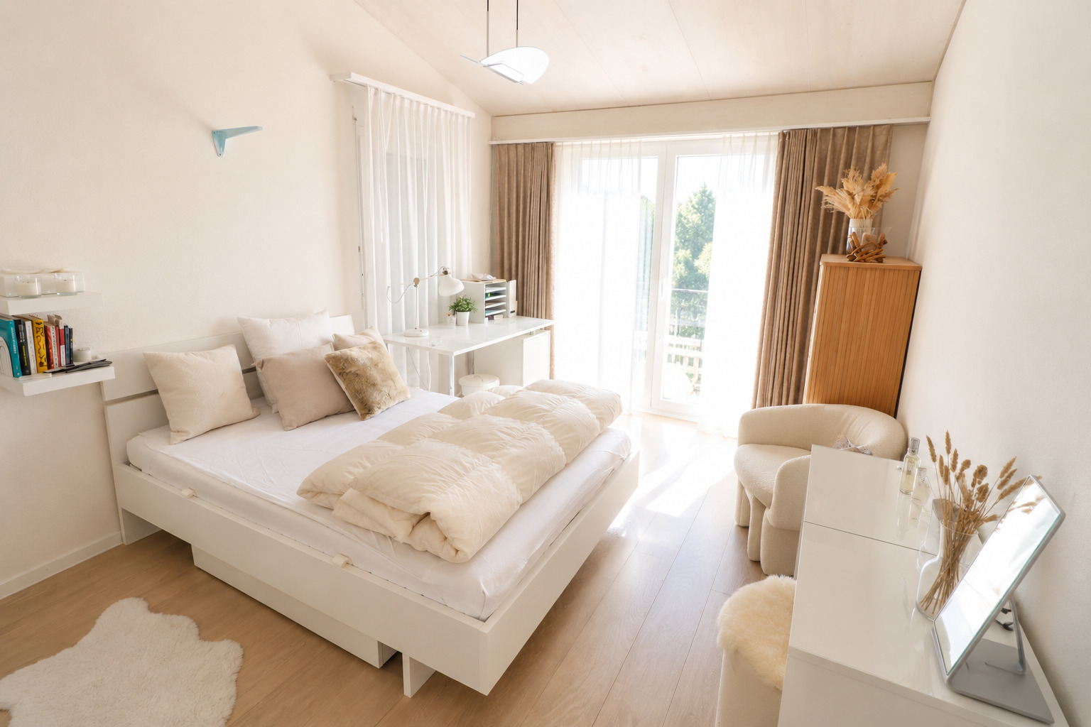 Interior view 4