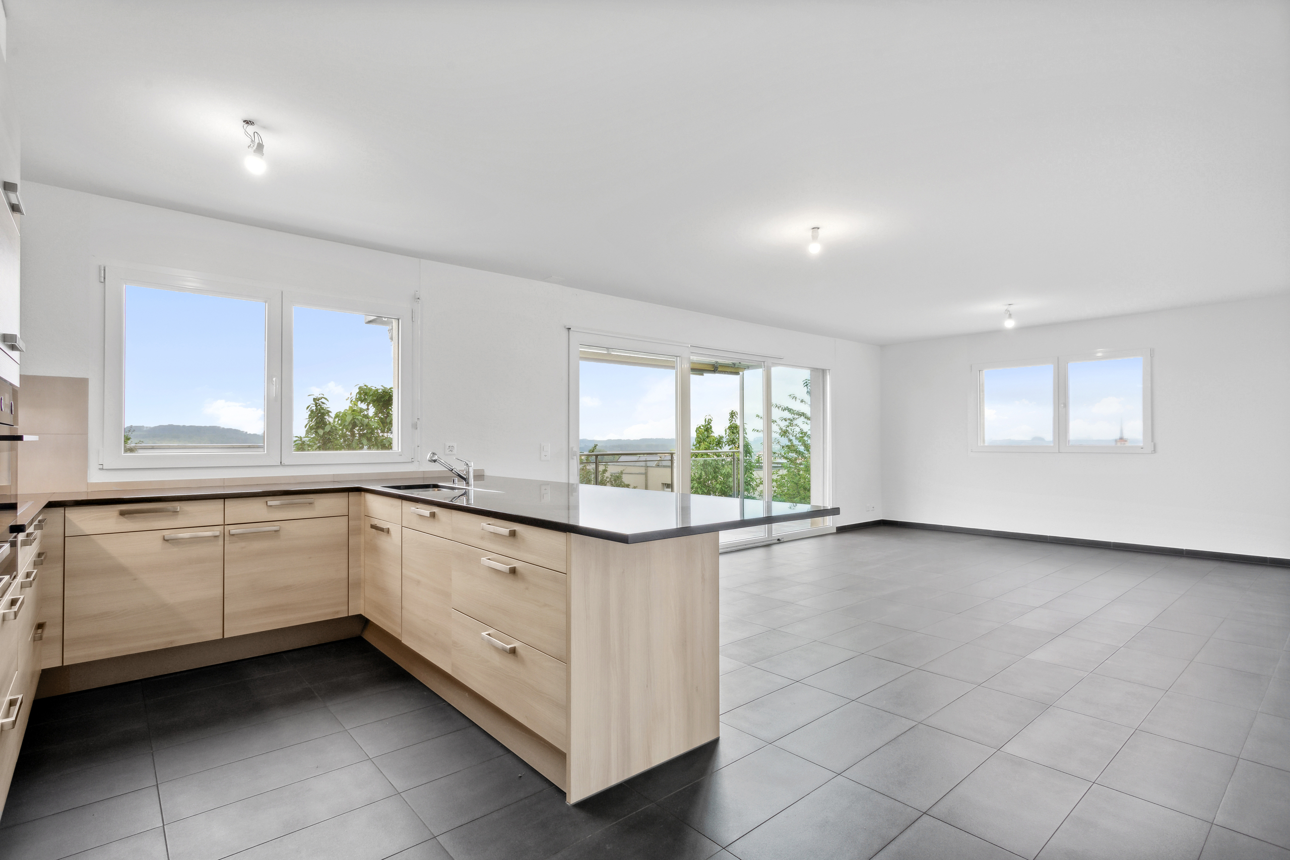 Zum Wohnzimmer hin offene Küche Zum Wohnzimmer hin offene Küche