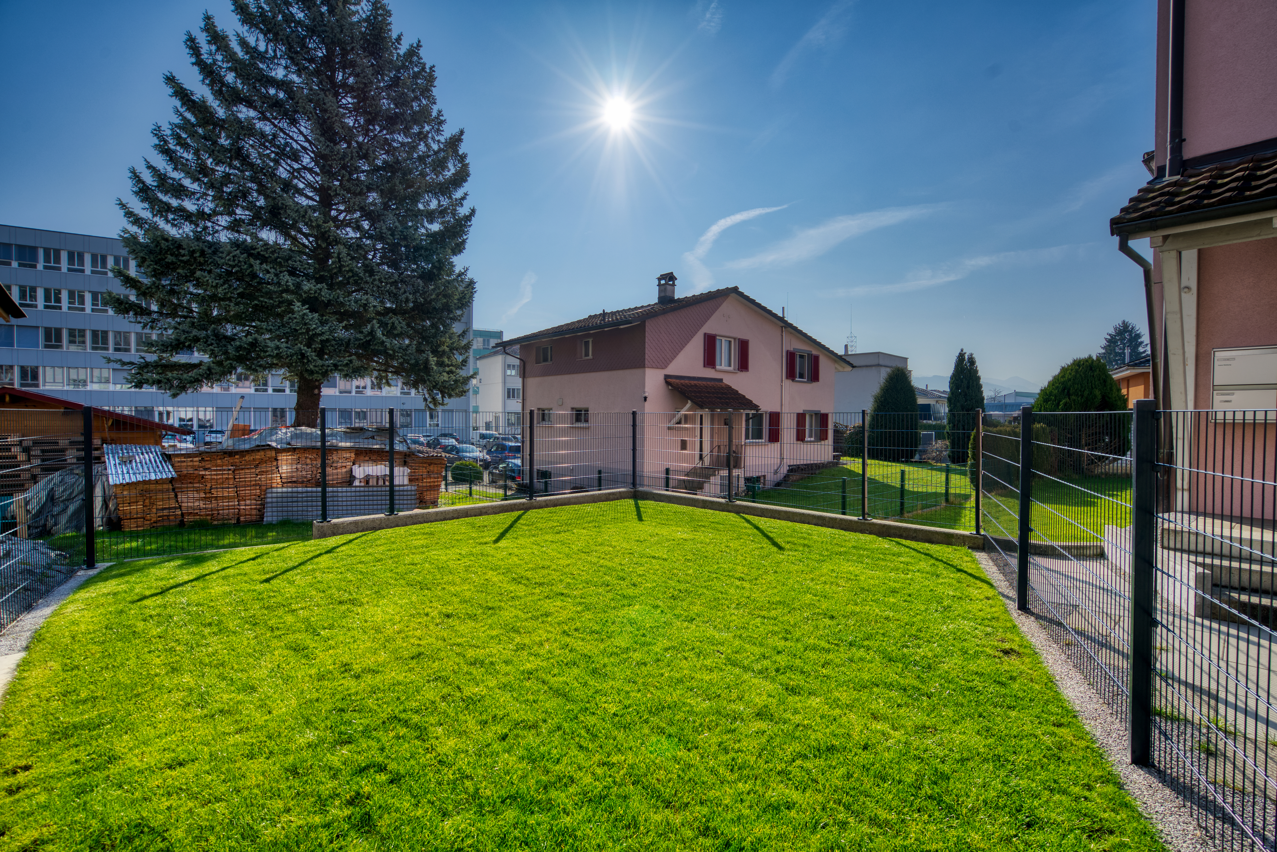 Eingezäunter Garten