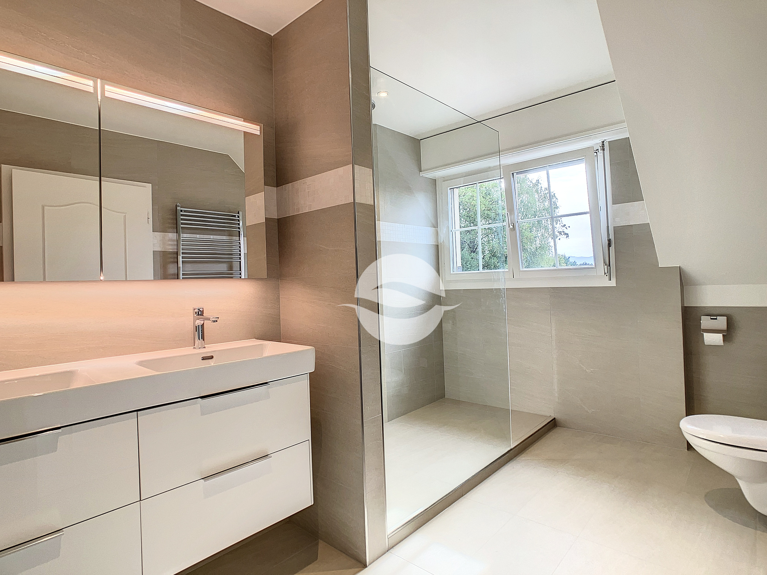 1er : Salle de douche privative