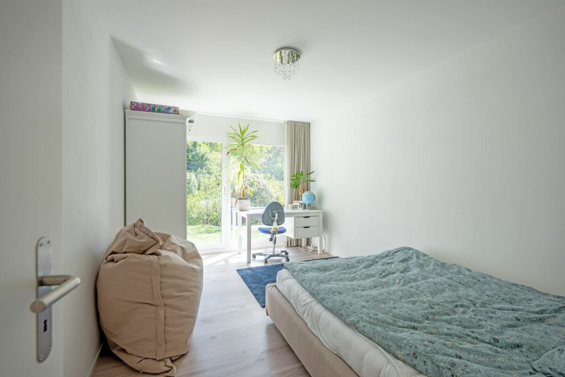 Photo 8
