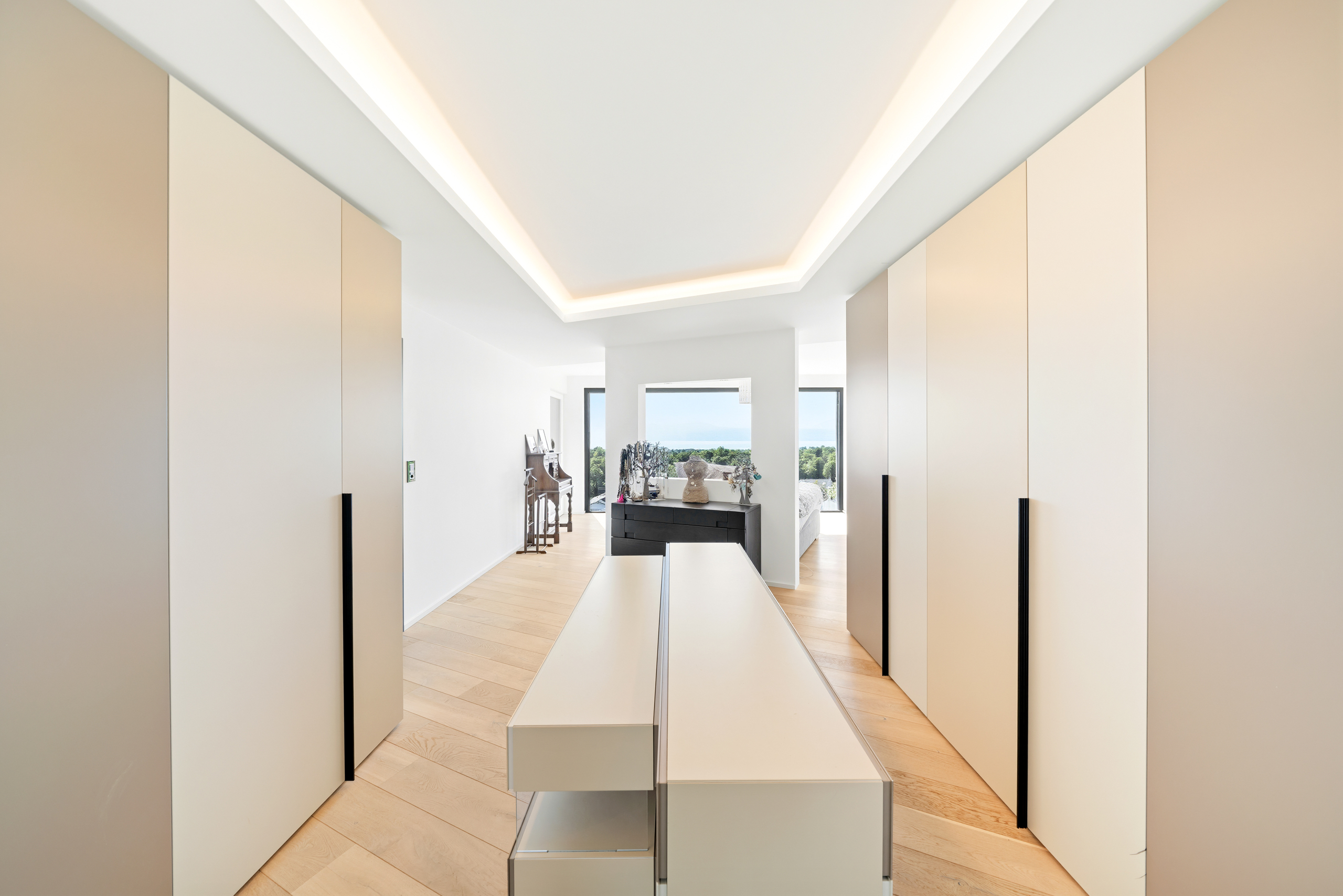 Interior view 14