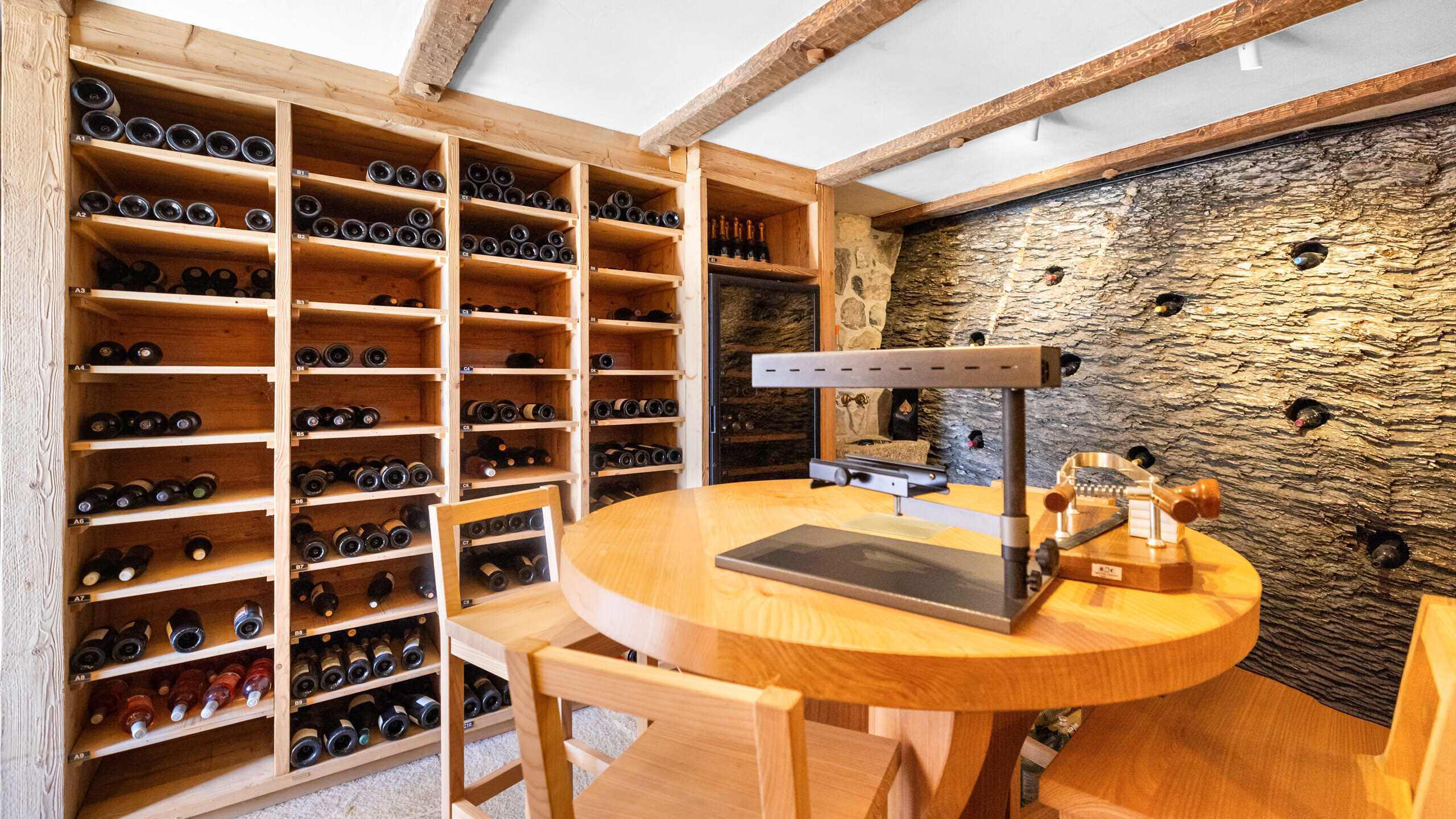 Cave - Carnotzet Cave - Carnotzet