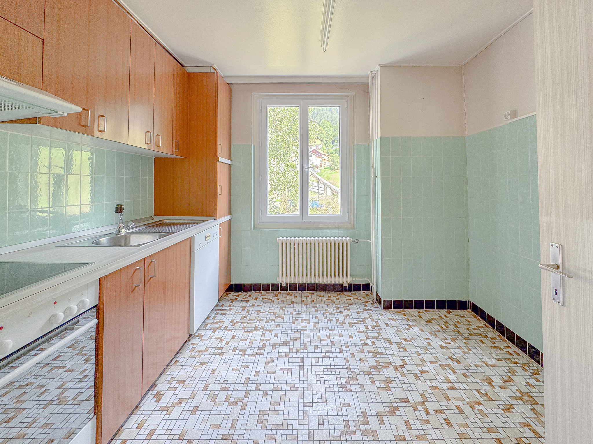 Appt vacant au 1er : cuisine agencée habitable