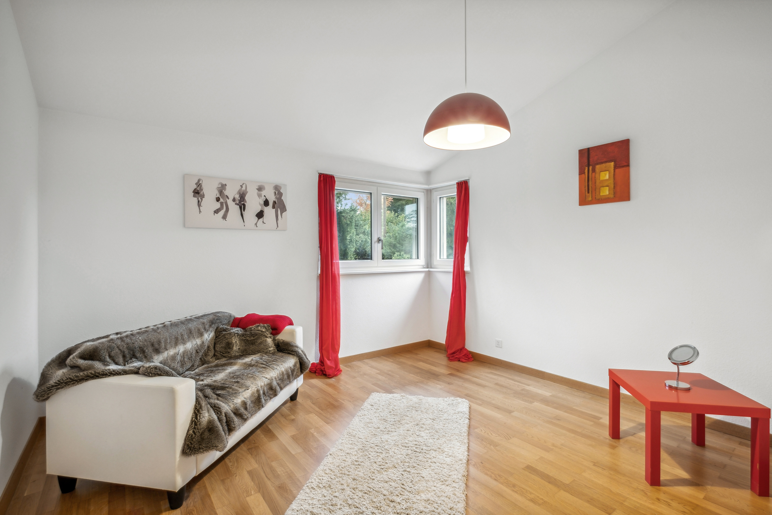 Schlafzimmer mit integriertem Stauraum