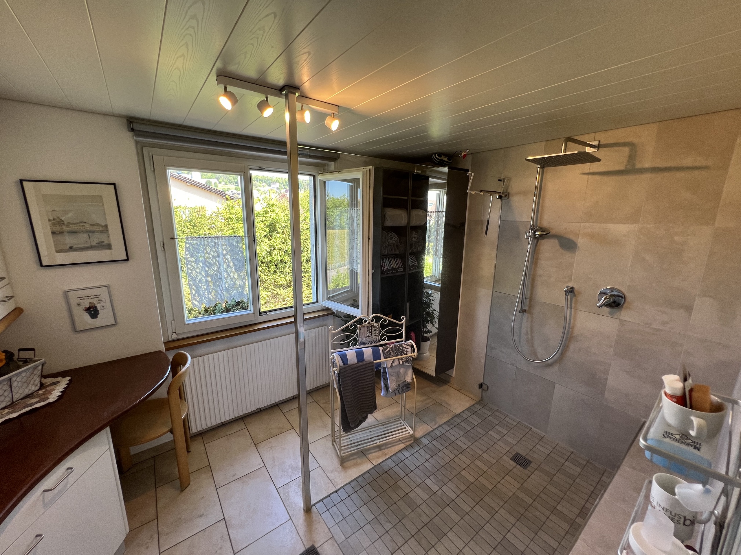 Powder room Powder room