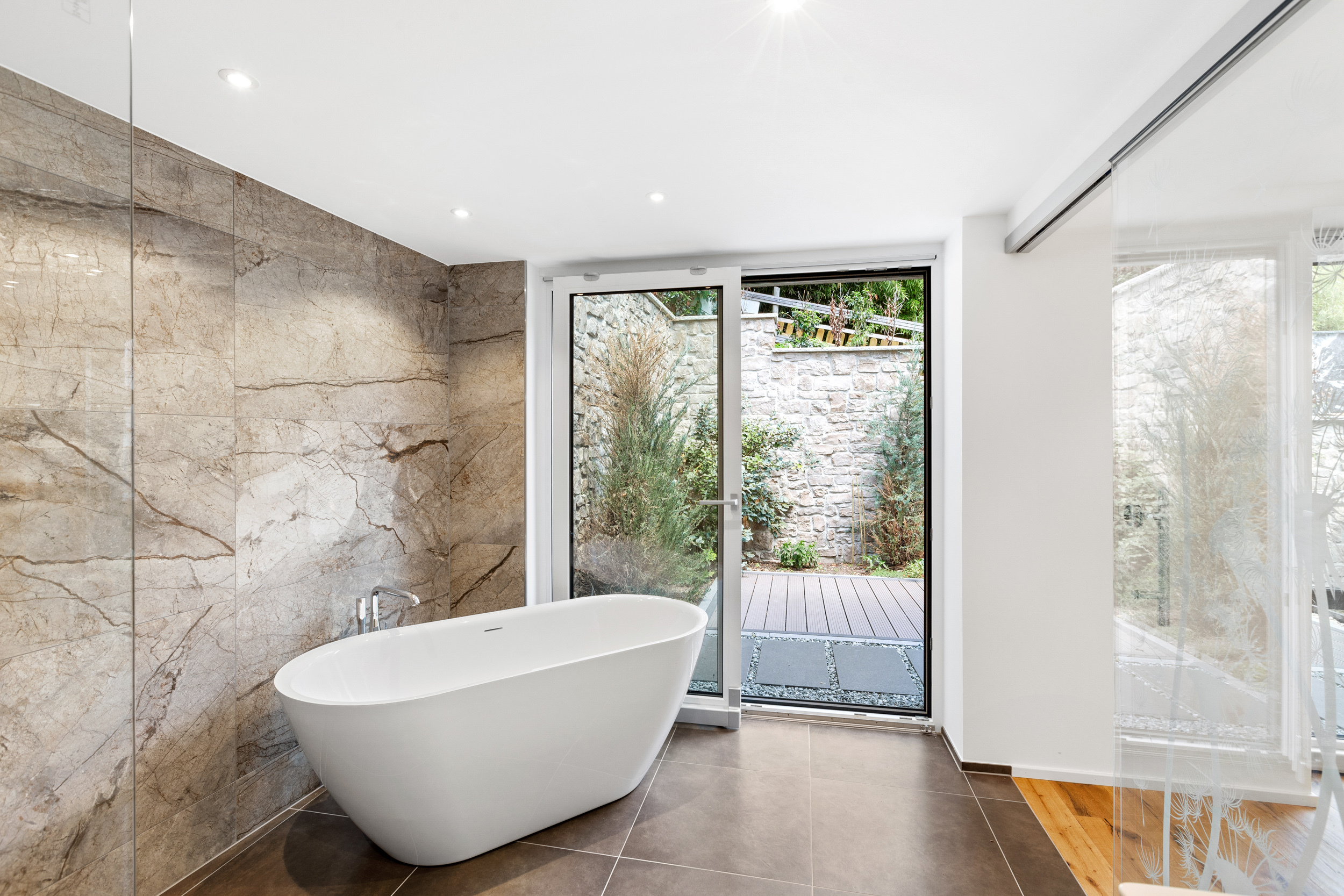 Lassen Sie sich von Qualität, Design und hochwertigen Materialien begeistern.