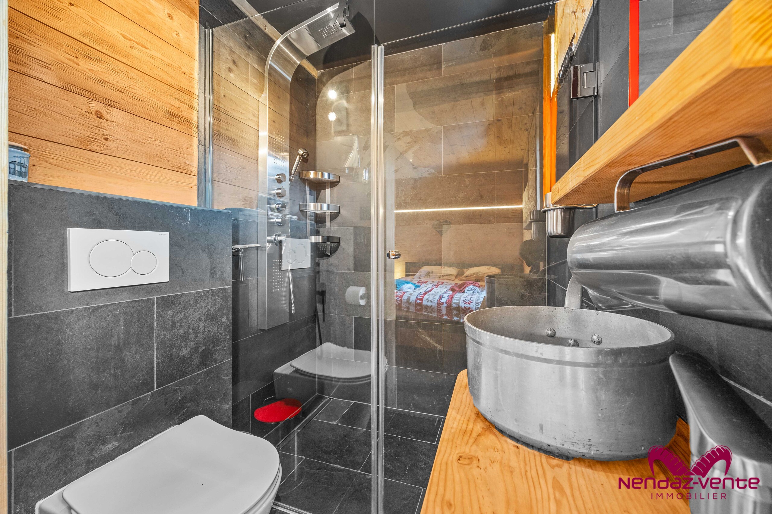 Interior view 8
