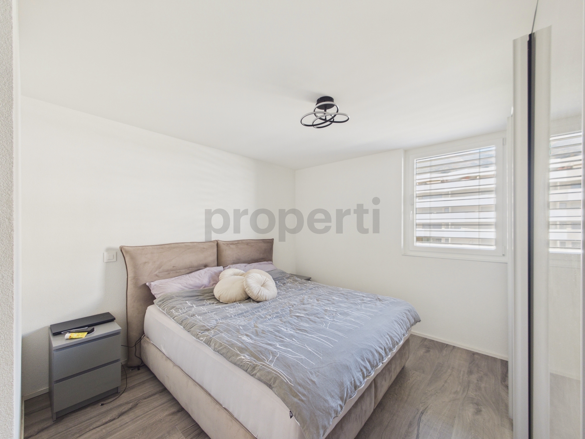Image 7 Image 7