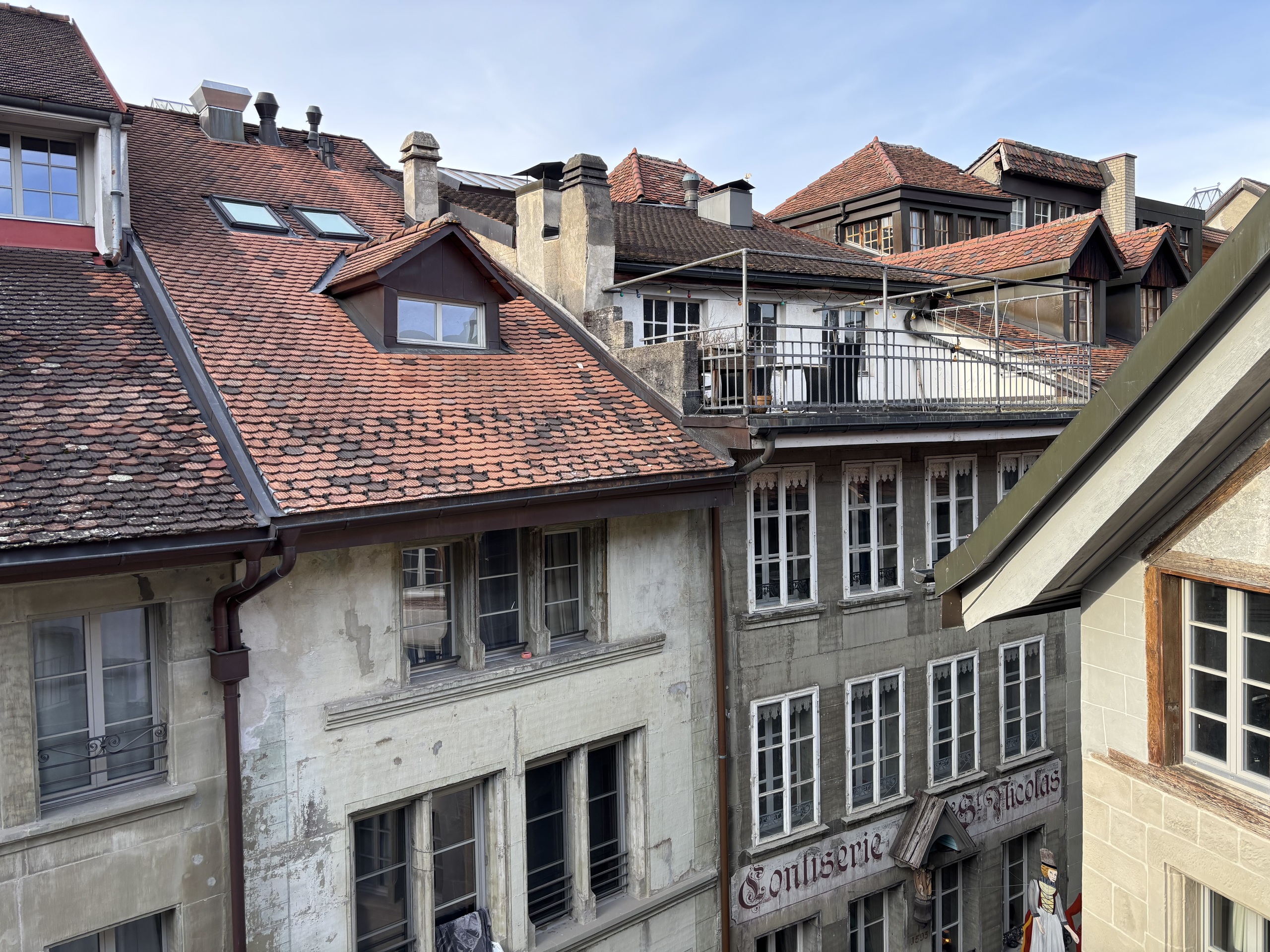 VUE DEPUIS LE BÂTIMENT VUE DEPUIS LE BÂTIMENT