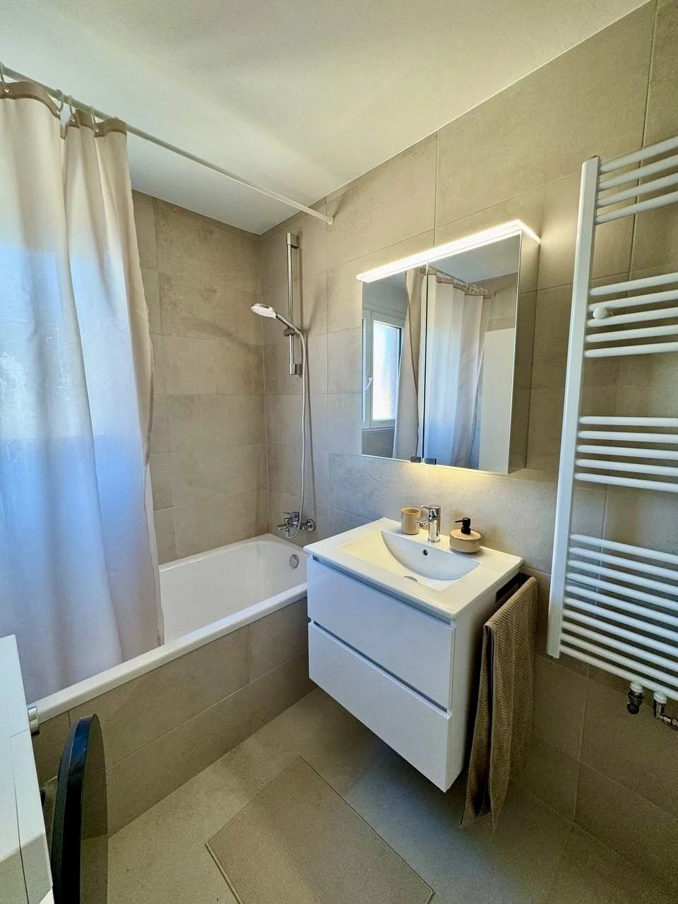 Picture 2