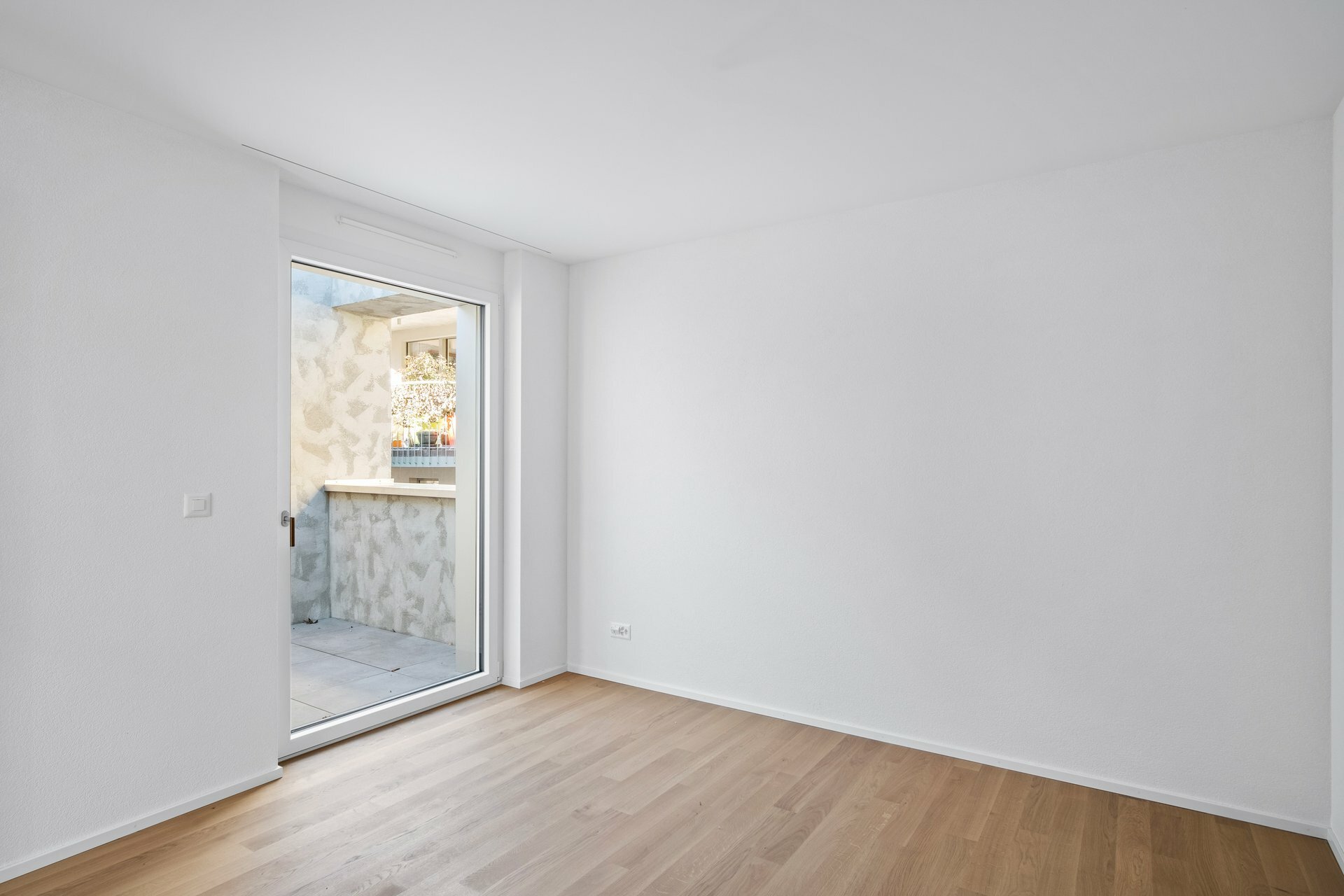 Zimmer mit Zugang zum Balkon