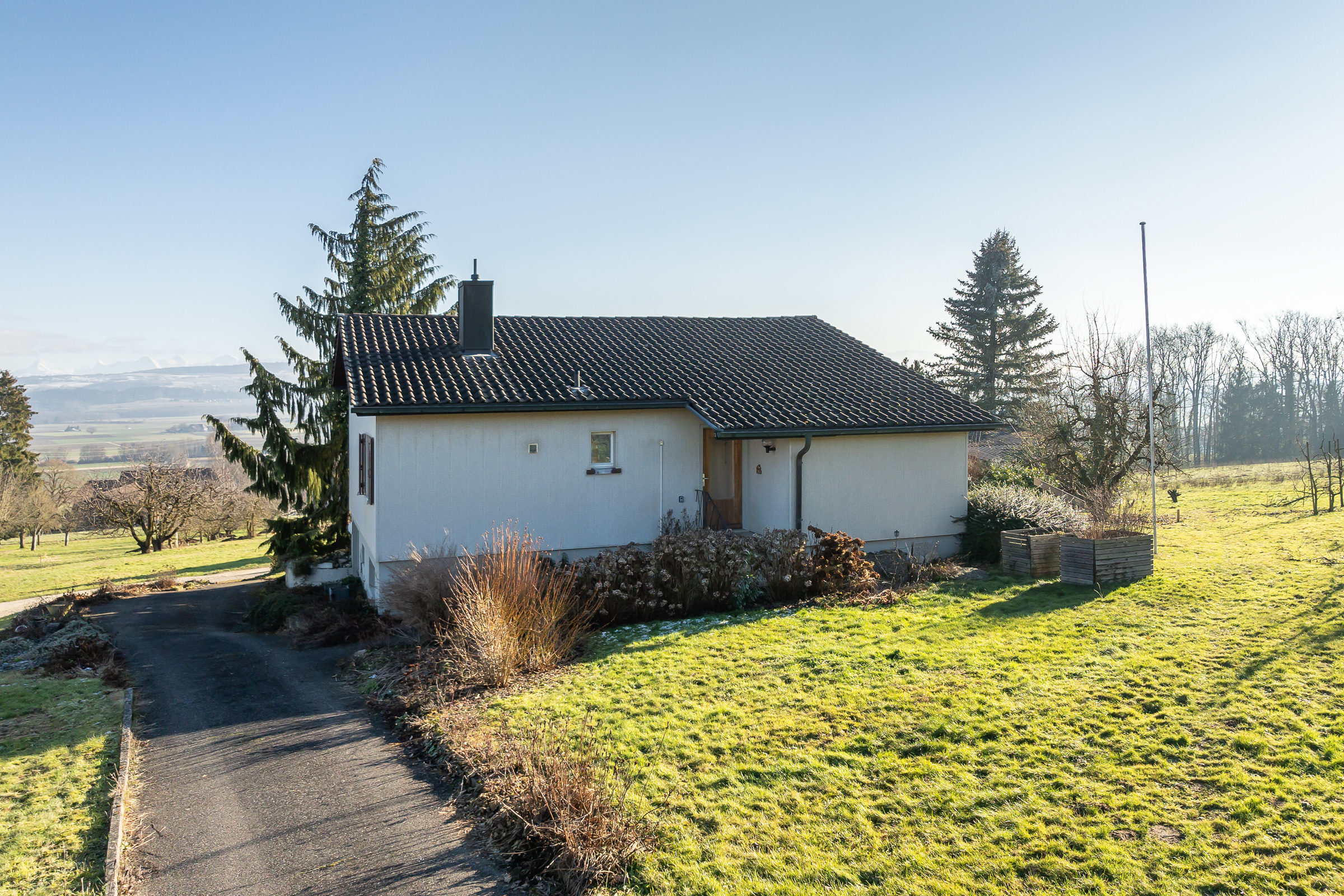 NORDANSICHT UND SICHT AUF DIE ALPEN NORDANSICHT UND SICHT AUF DIE ALPEN