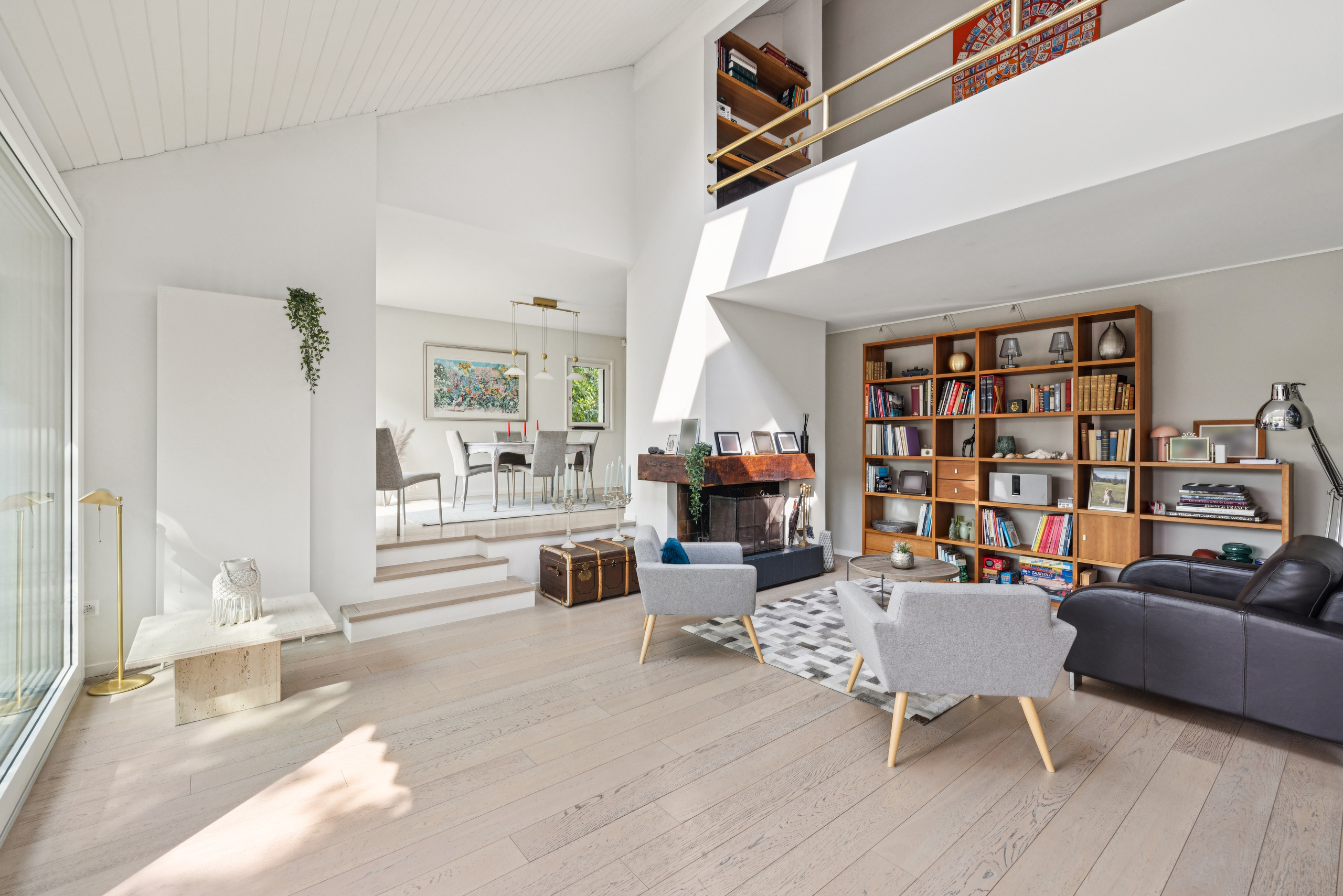 Wohnzimmer mit Kamin