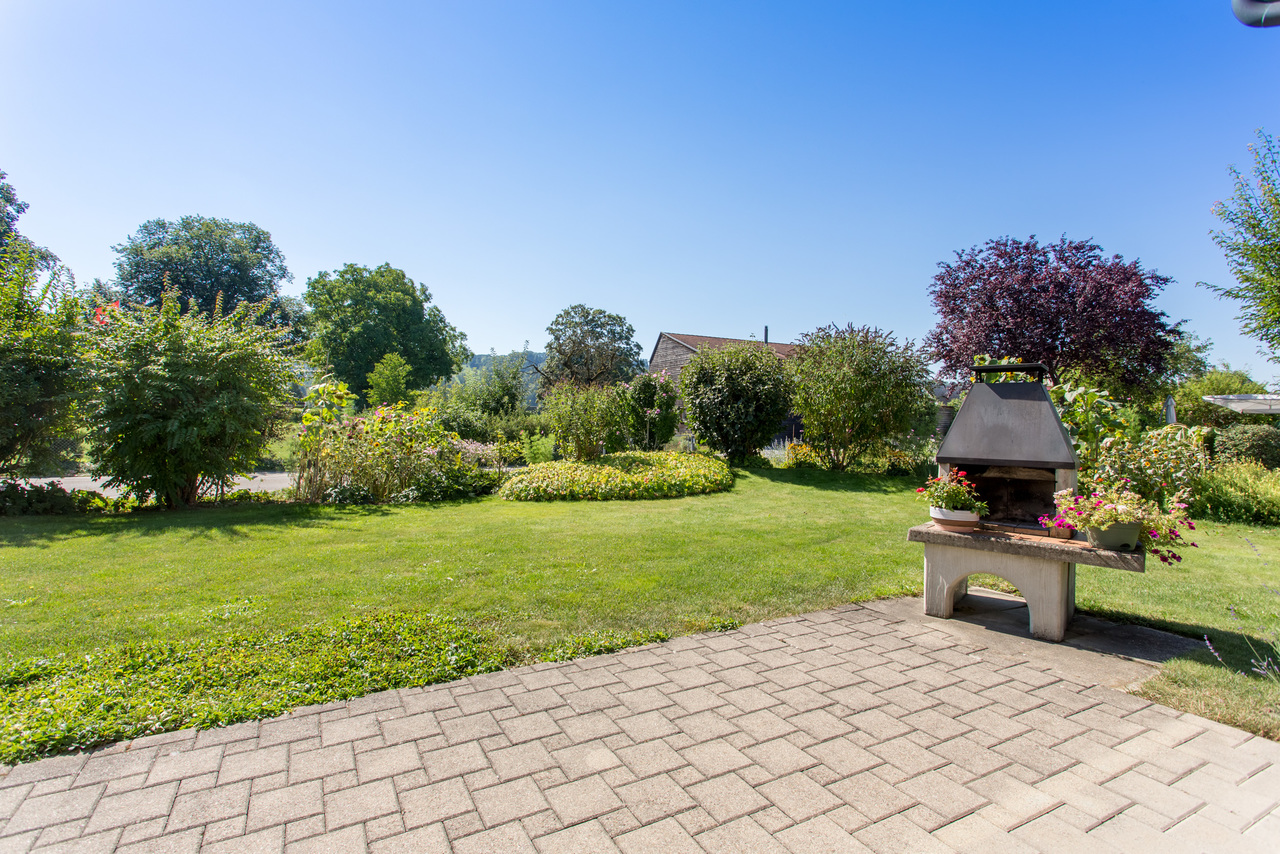 Grosszügiger Garten mit vielen Möglichkeiten Grosszügiger Garten mit vielen Möglichkeiten