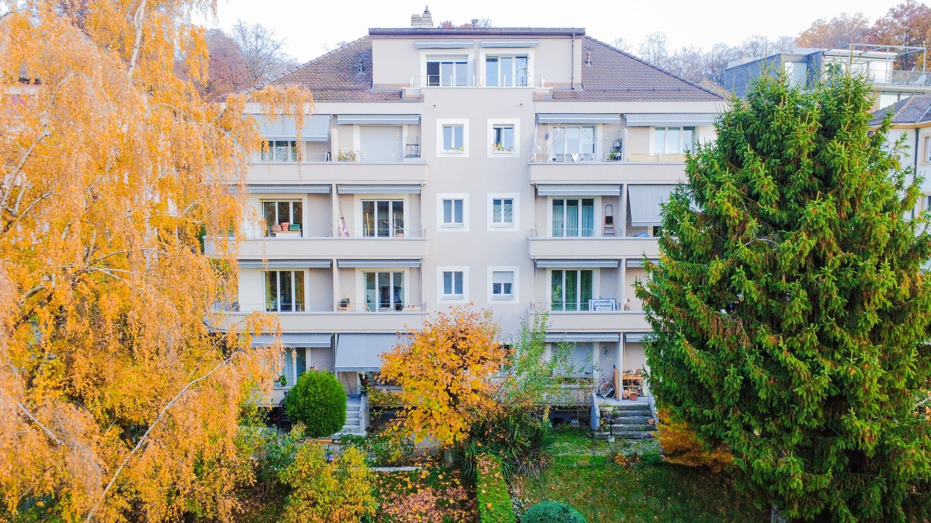 FaçADE