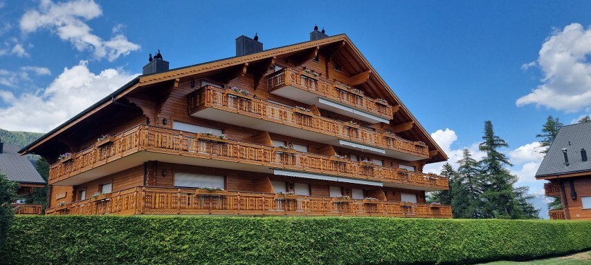 Exterior view 1