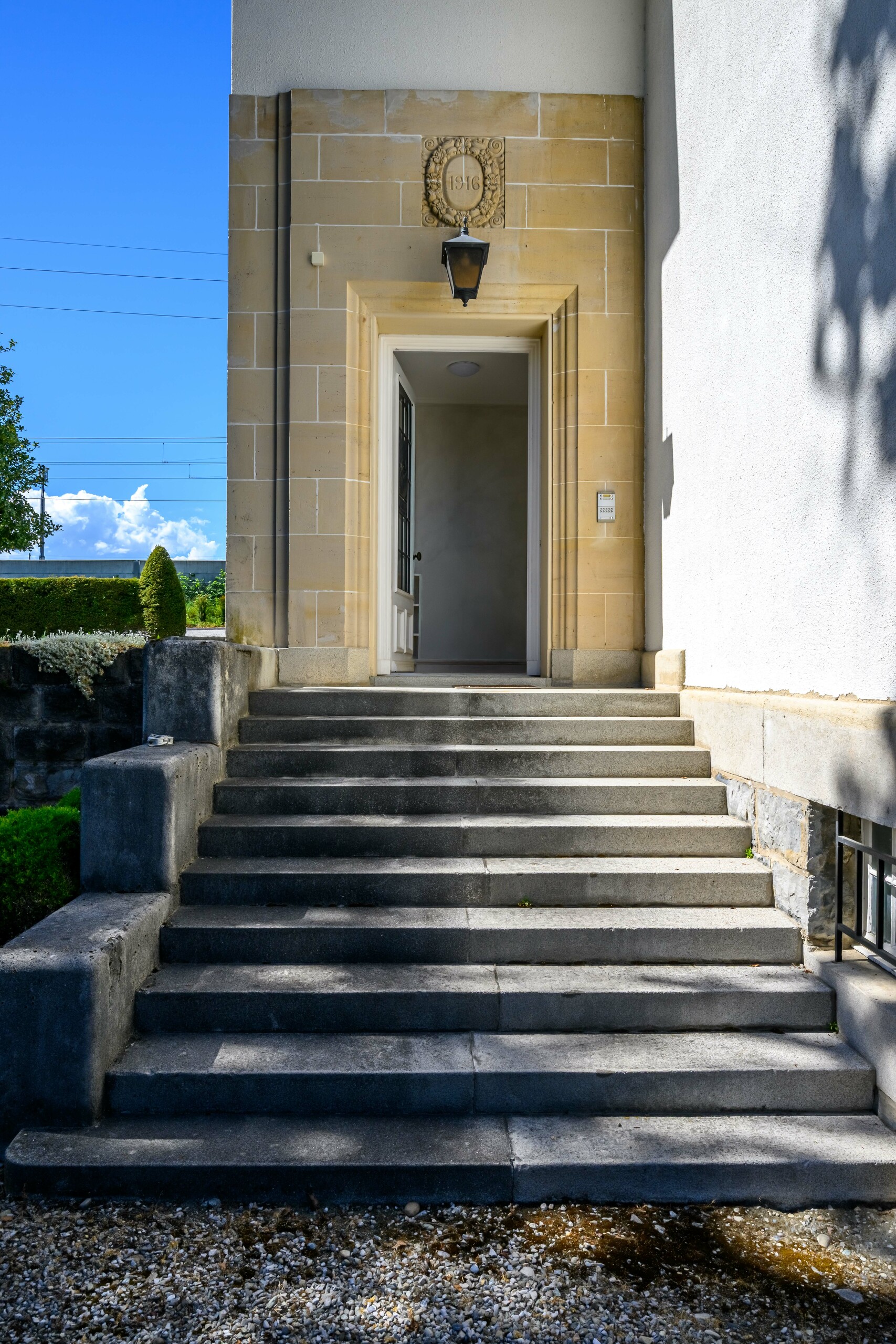 Exterior view 12