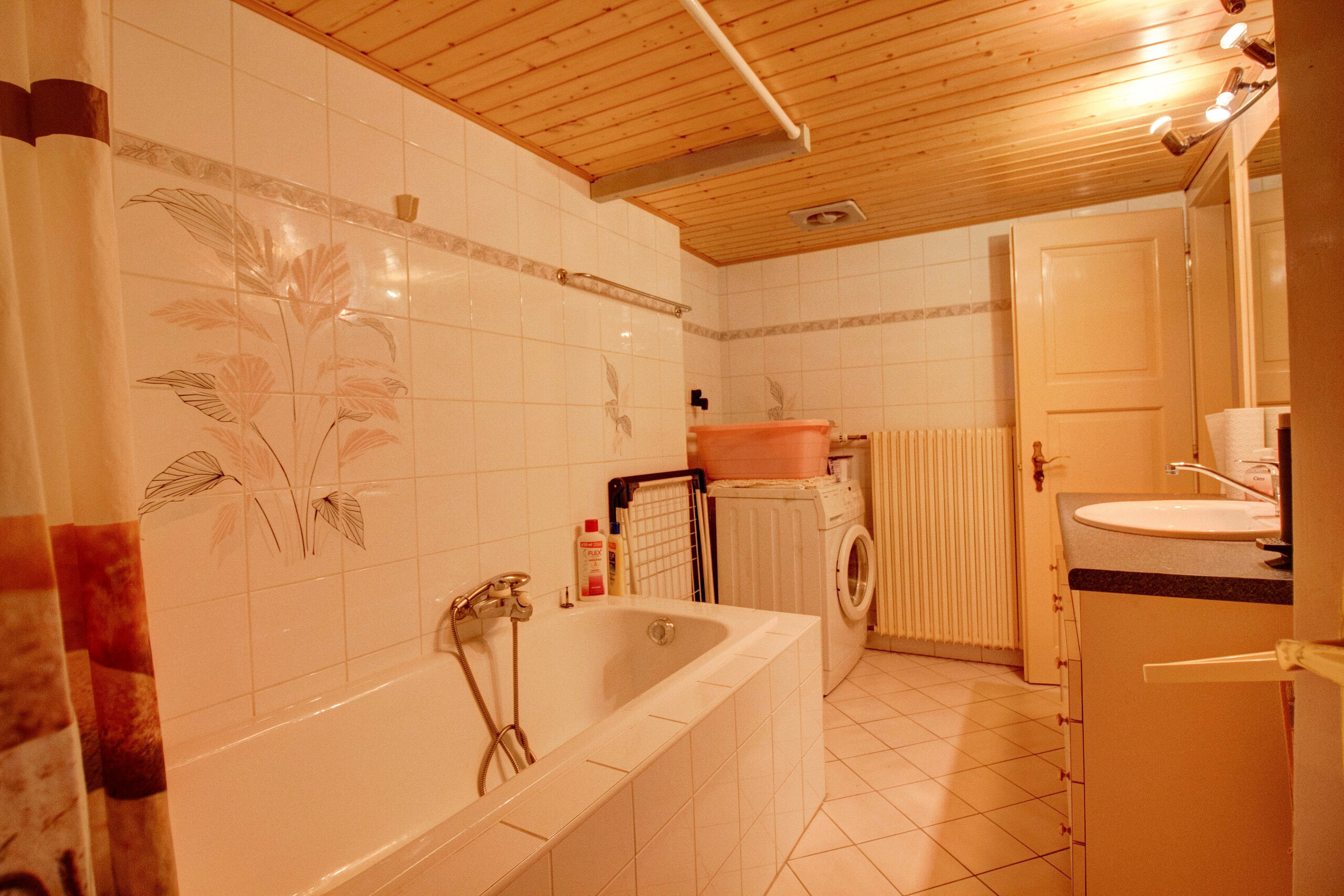 Interior view 6