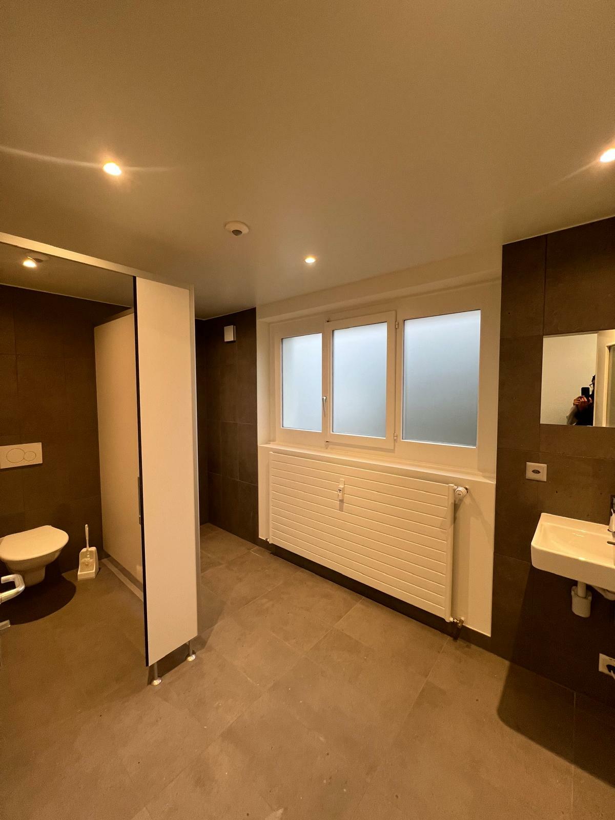 Rez inférieur - WC Homme