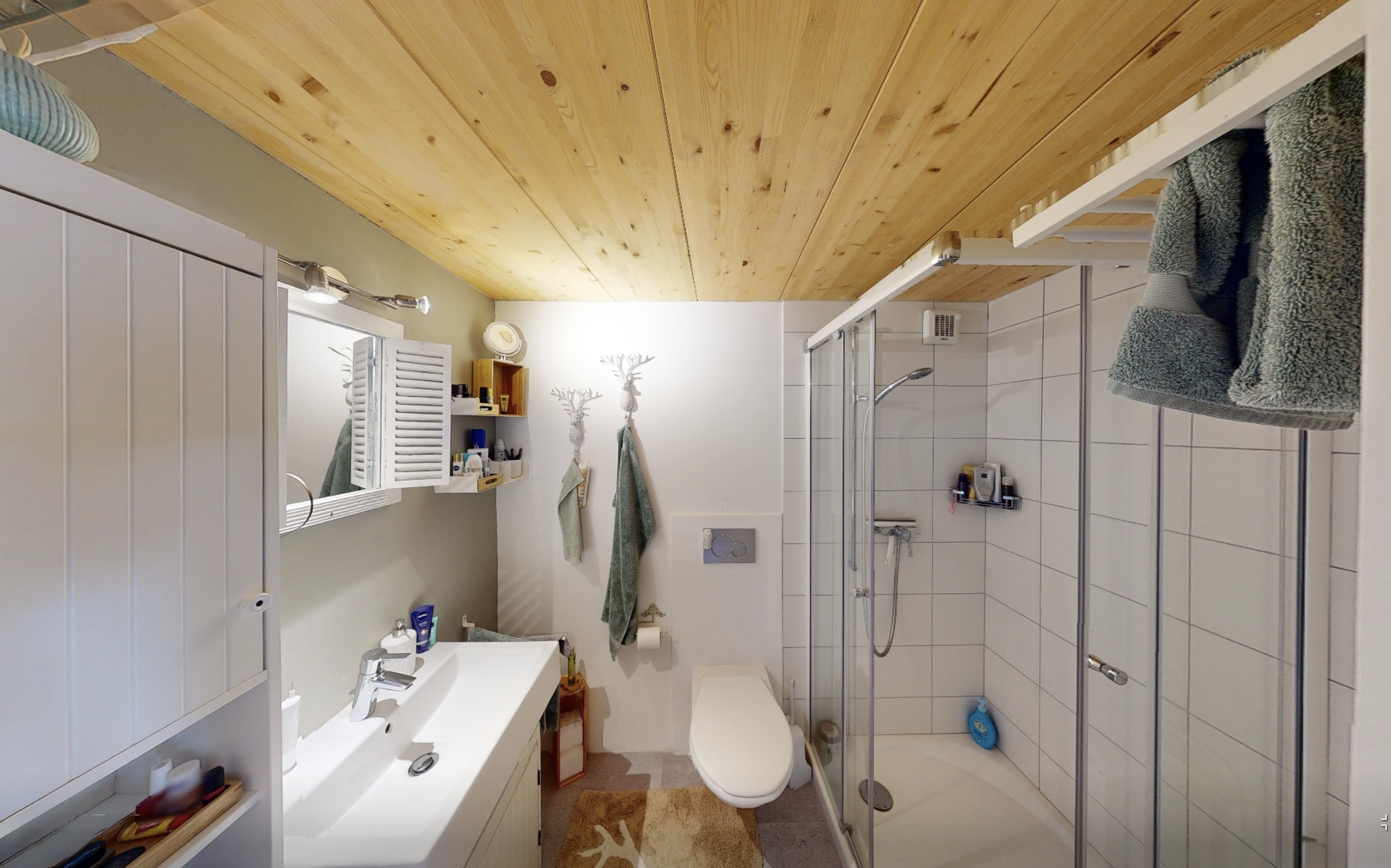 Interior view 6