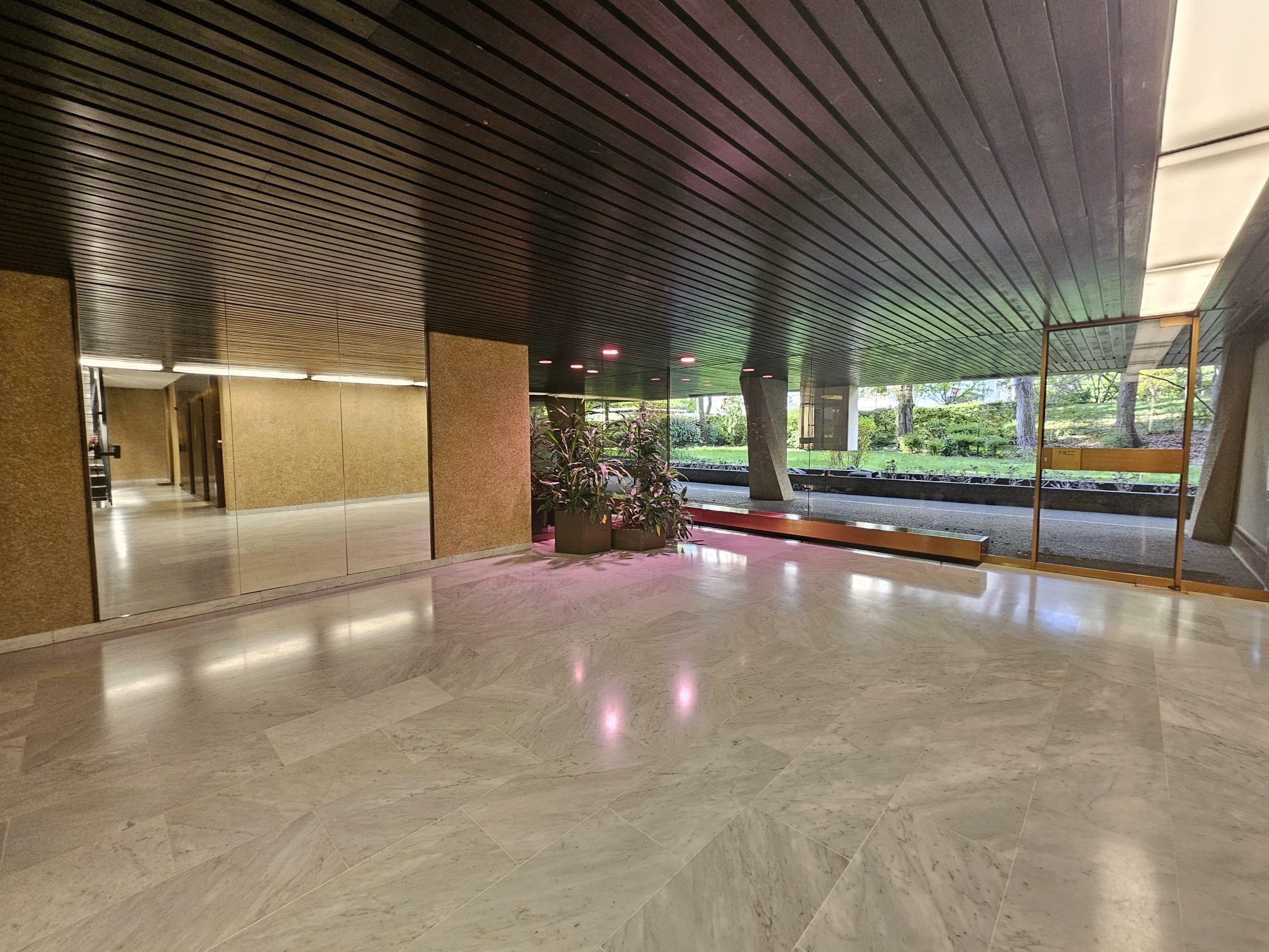 Interior view 4