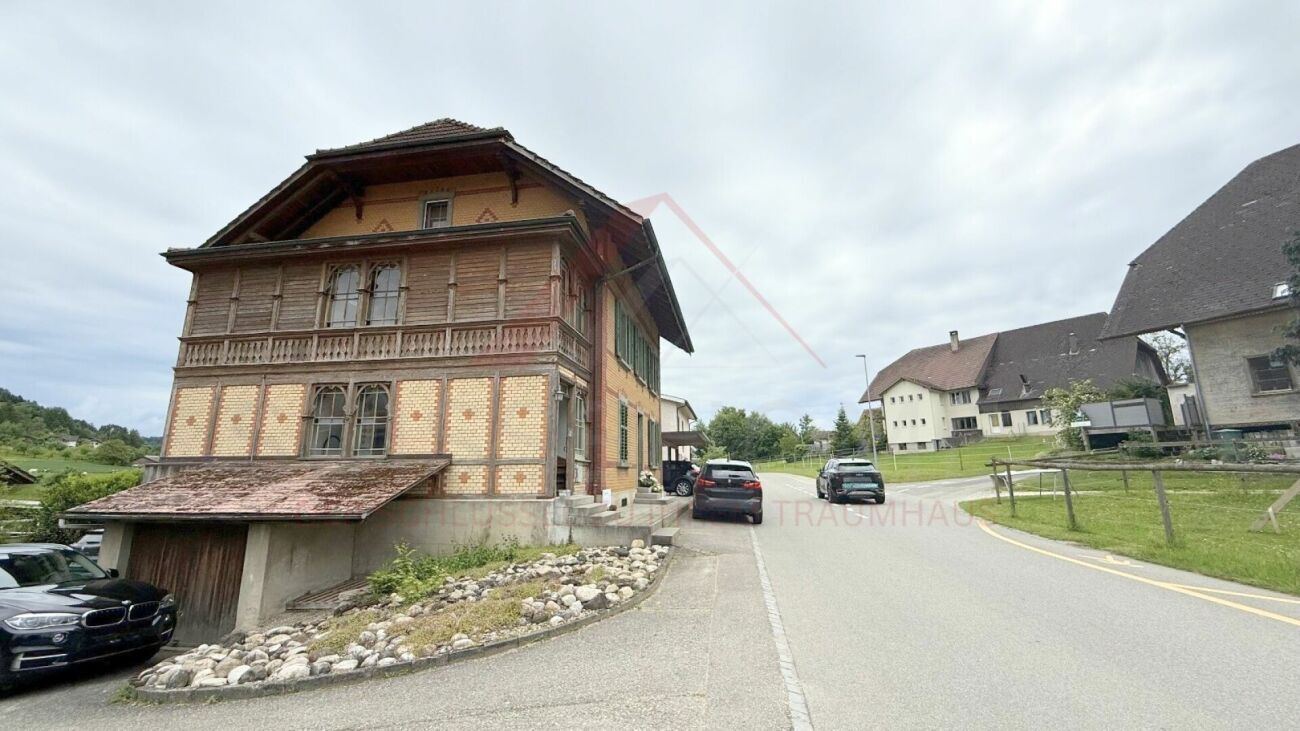 Fassadenansicht (Front, Rückseite, Seite) ? Vue de la façade (avant, arrière, côté)