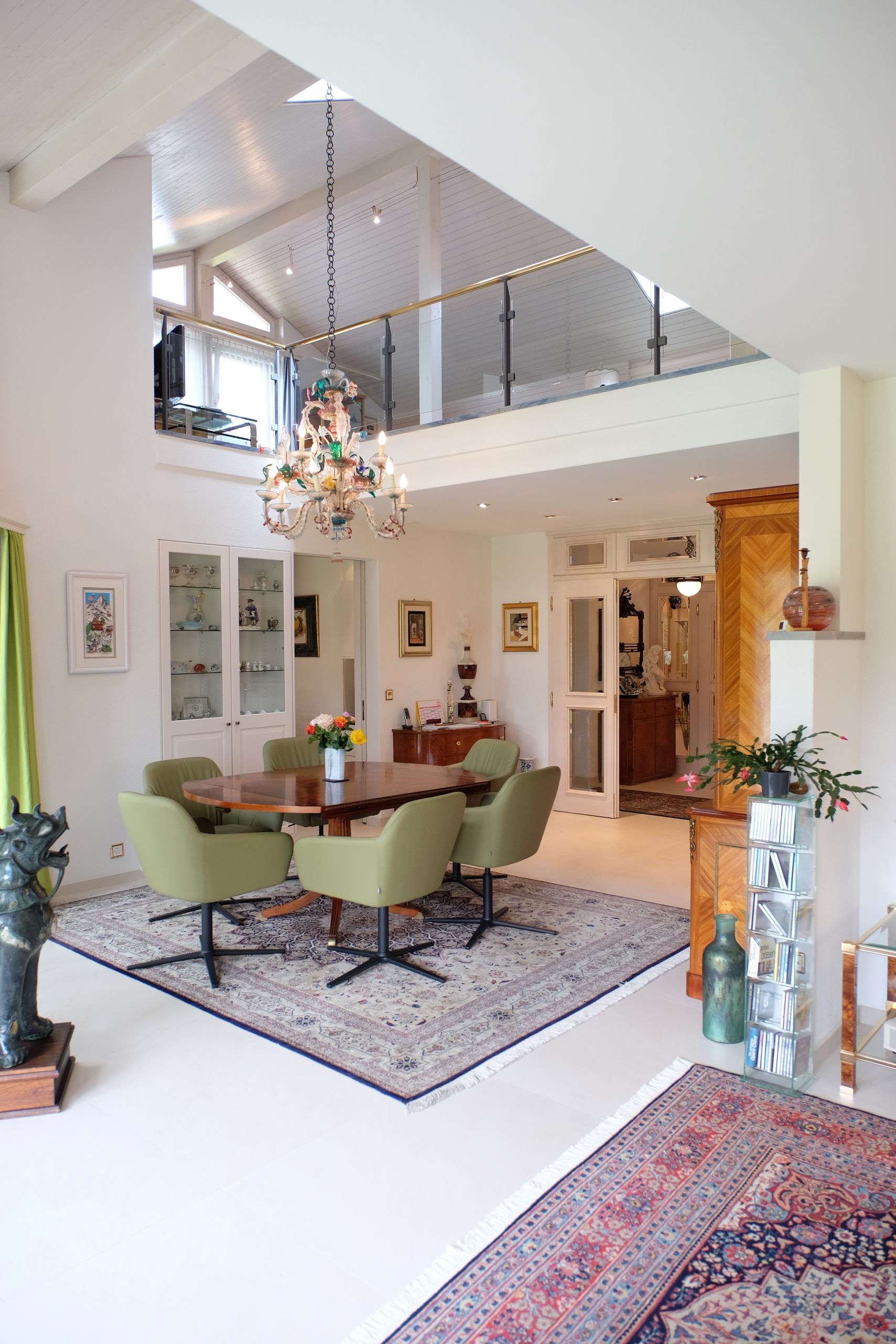 Essbereich mit Zugang zur Küche Essbereich mit Zugang zur Küche