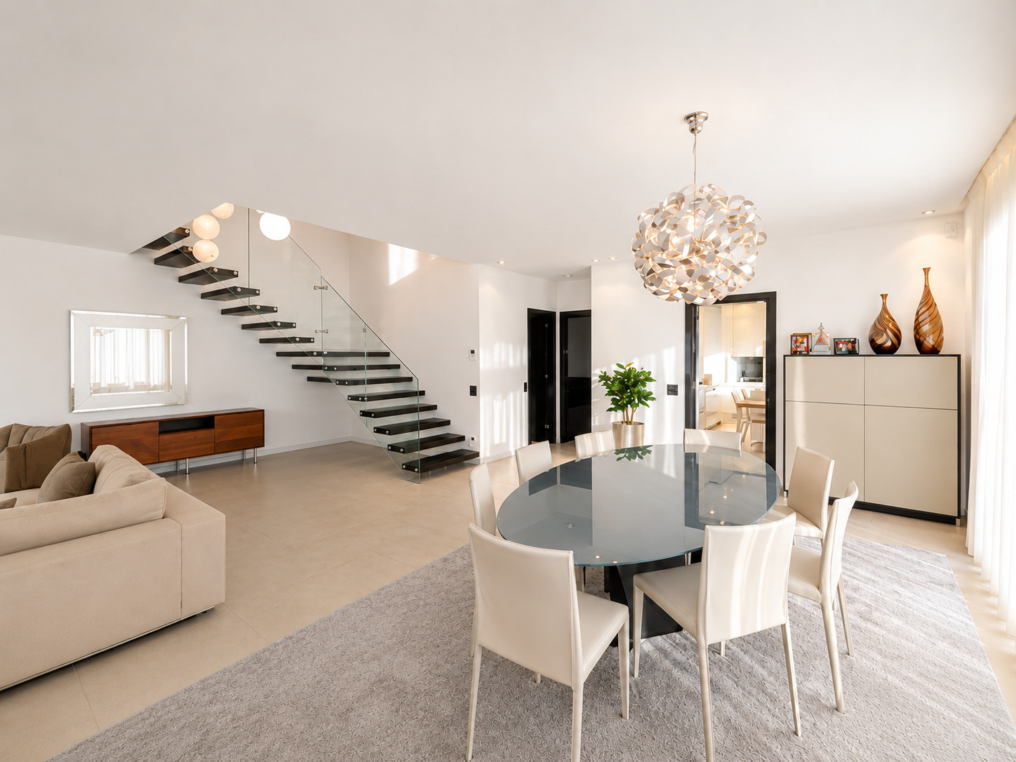 Interior view 8