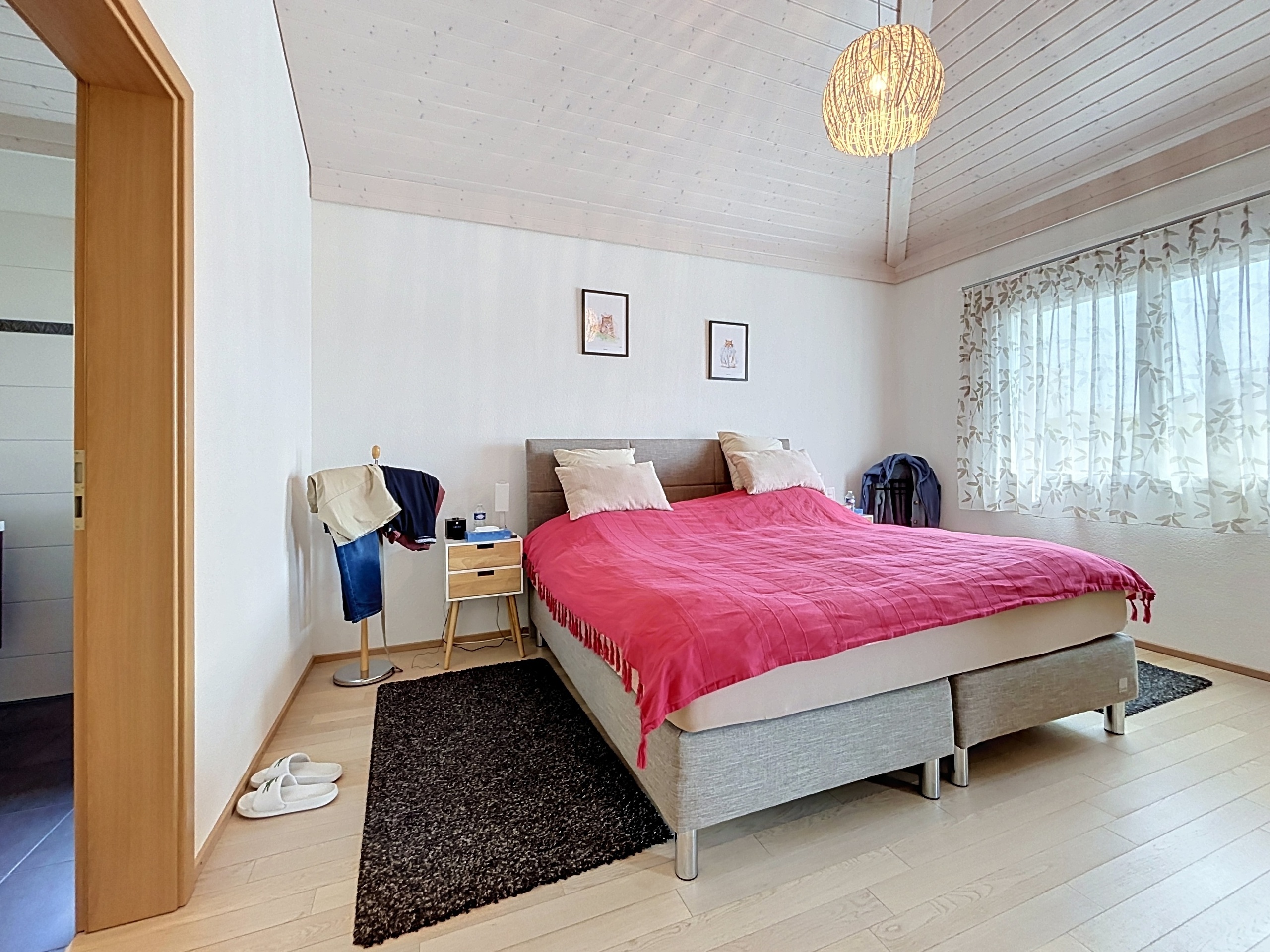 Chambre parentale avec accès au dressing et à la salle d'eau Chambre parentale avec accès au dressing et à la salle d'eau