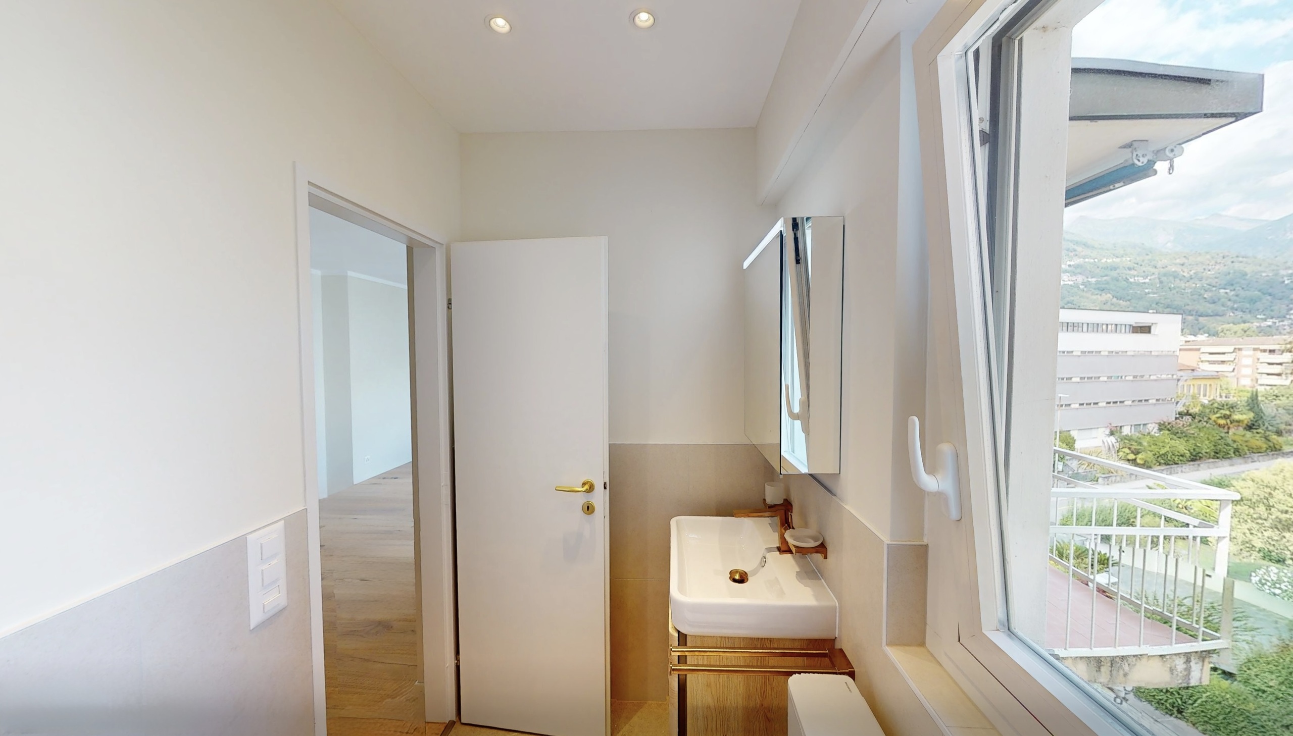 Interior view 8