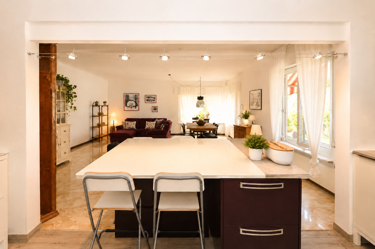Interior view 2
