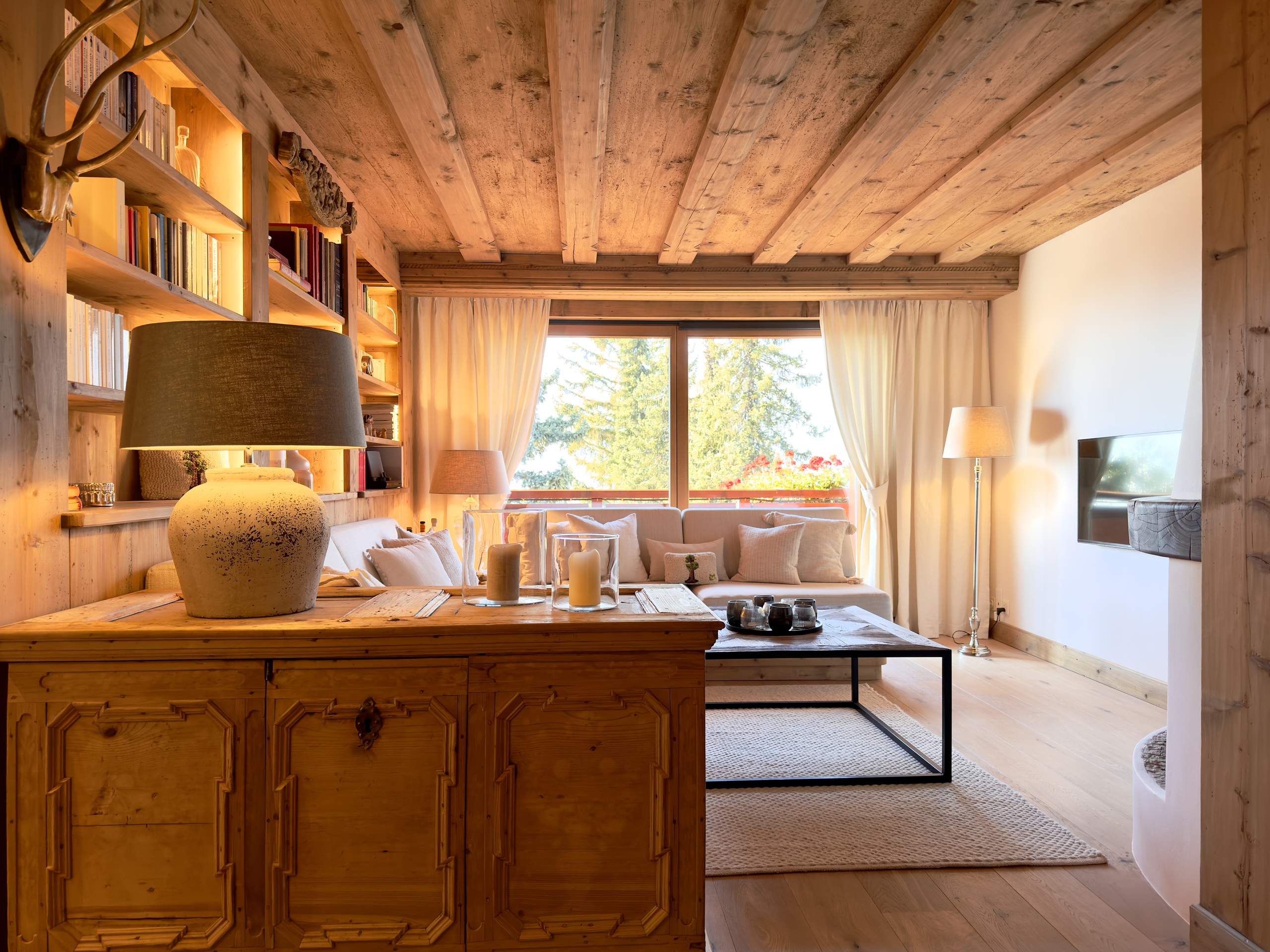 Interior view 2