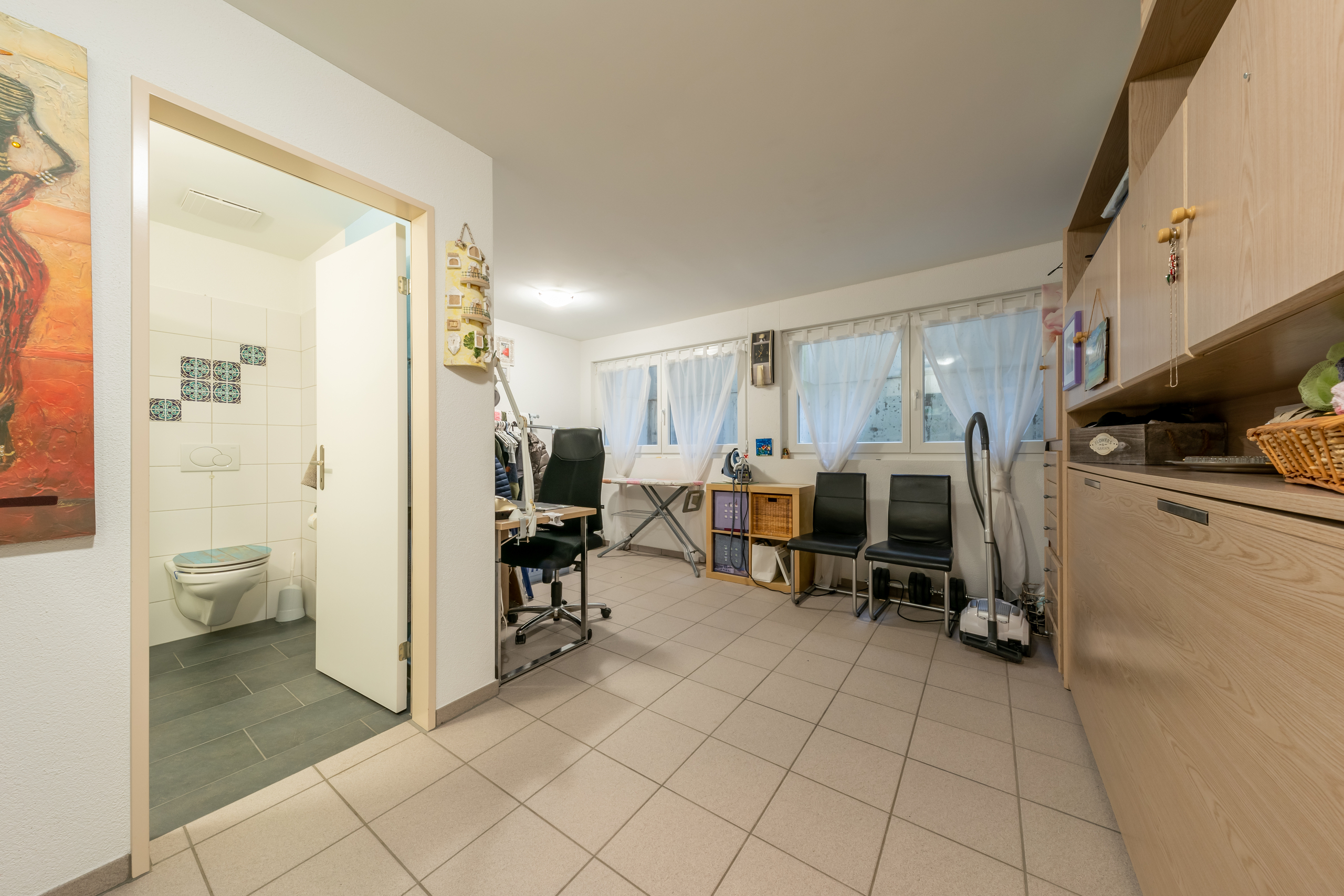 Untergeschoss Hobbyraum sowie Nasszelle Untergeschoss Hobbyraum sowie Nasszelle