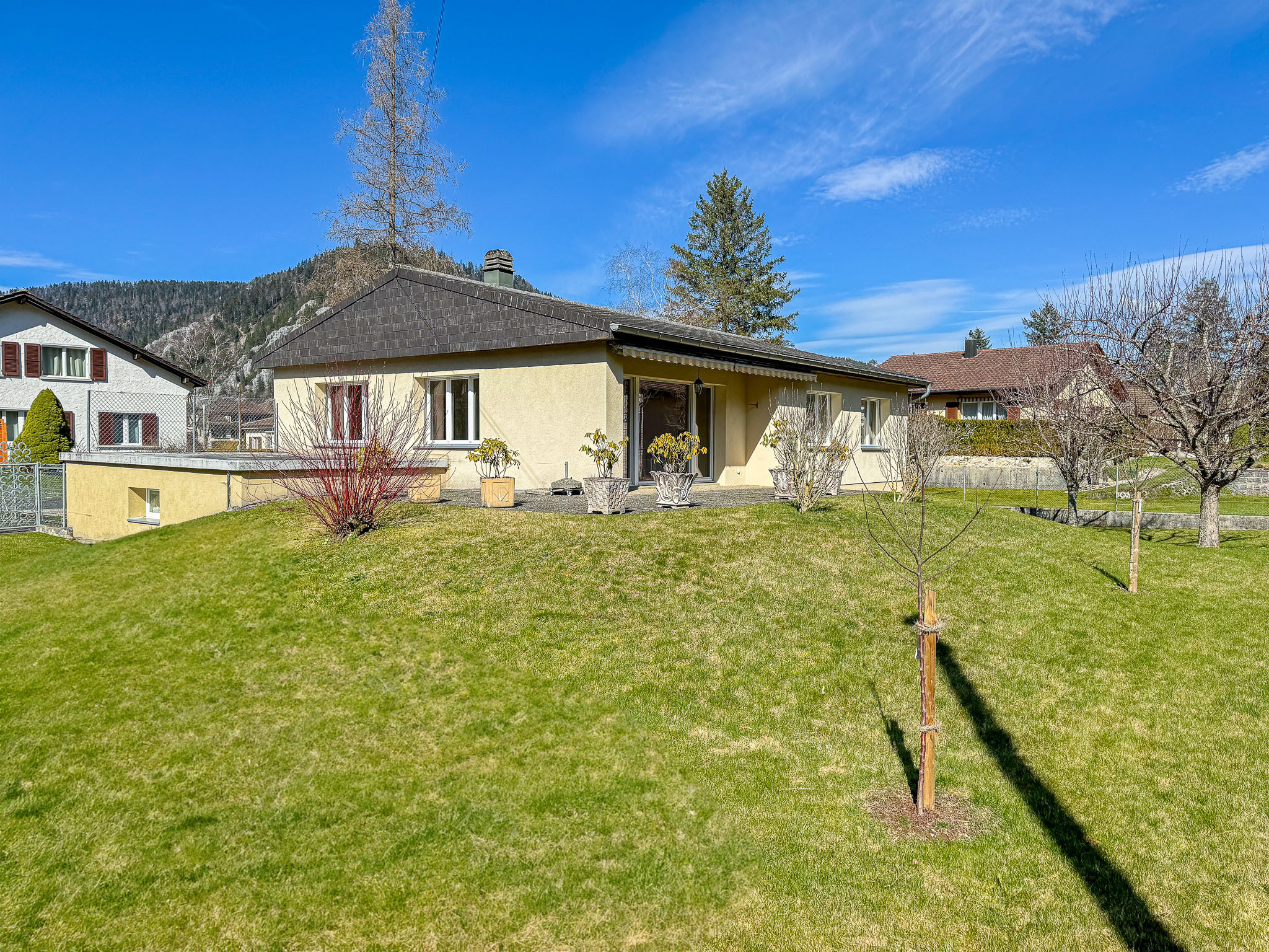 Vue sur le jardin et la terrasse