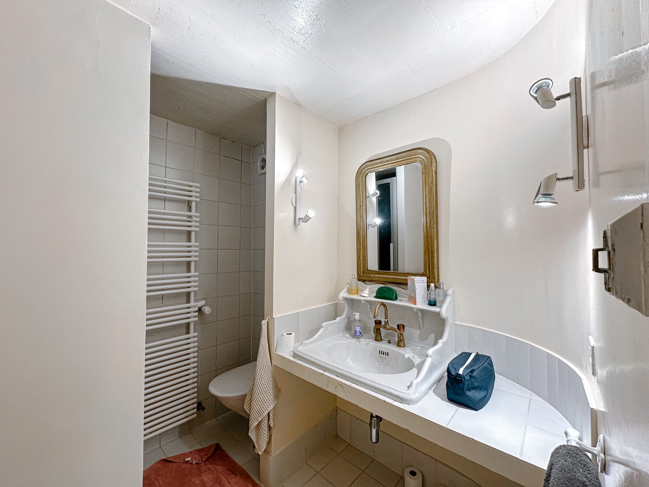 Interior view 10