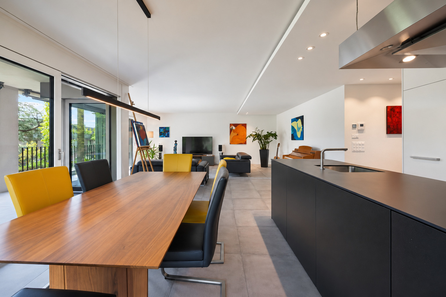 Interior view 8